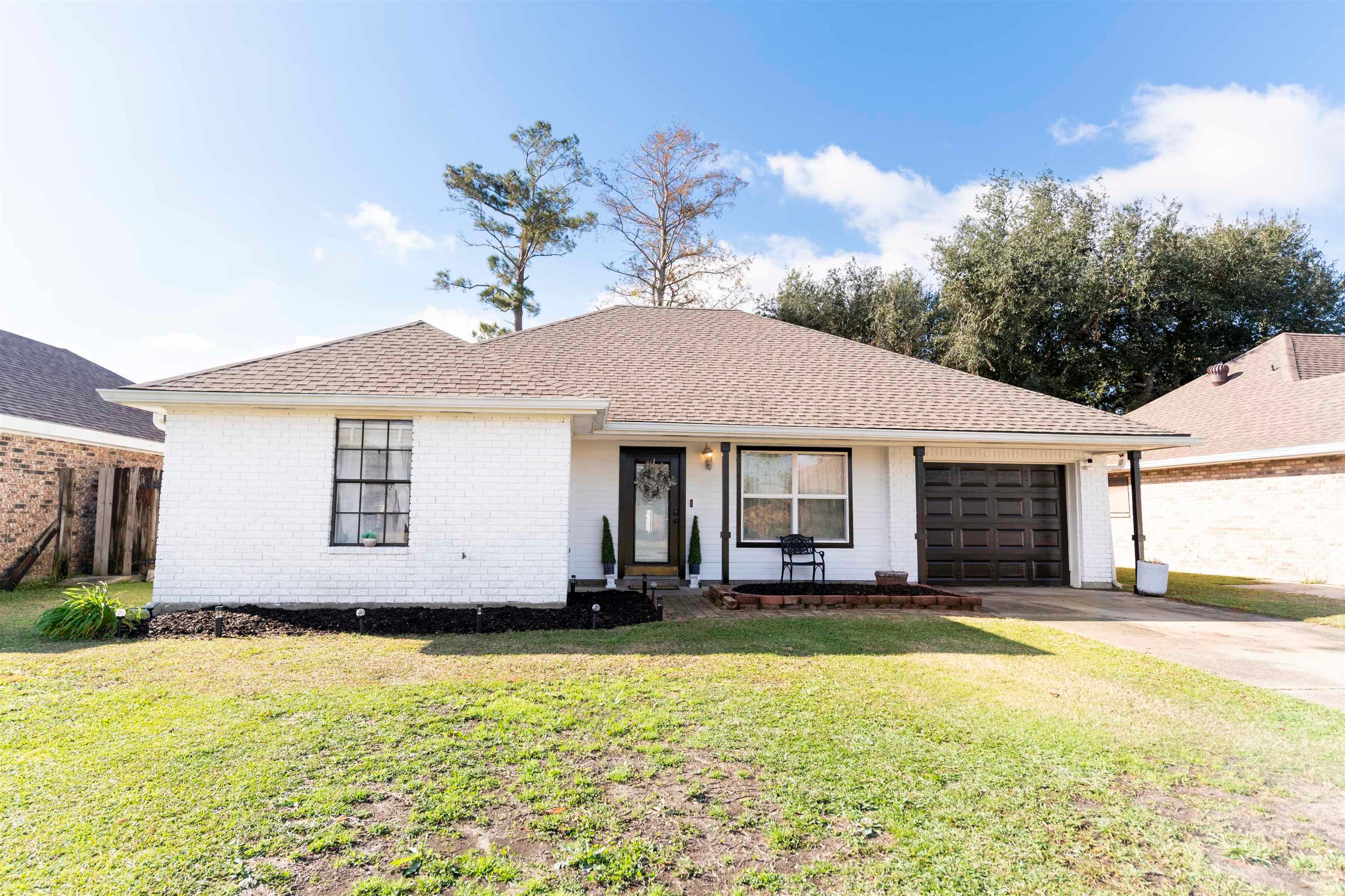 208 Angelle Drive — photo