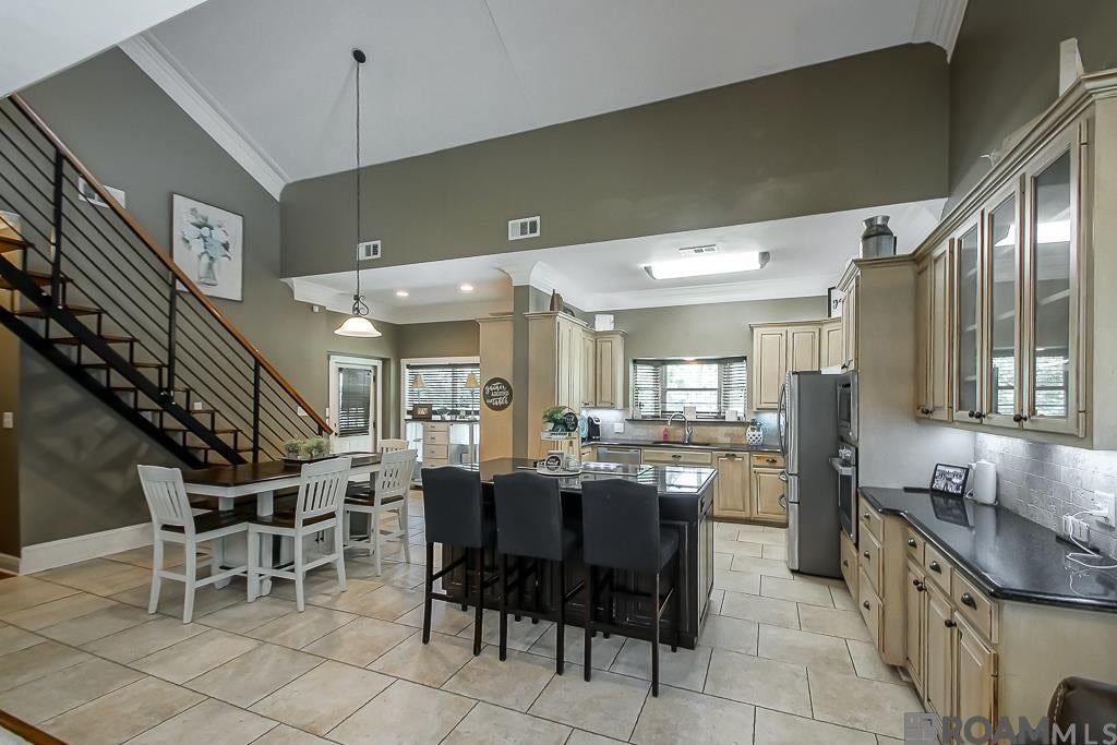 10373 Gurney Rd — photo