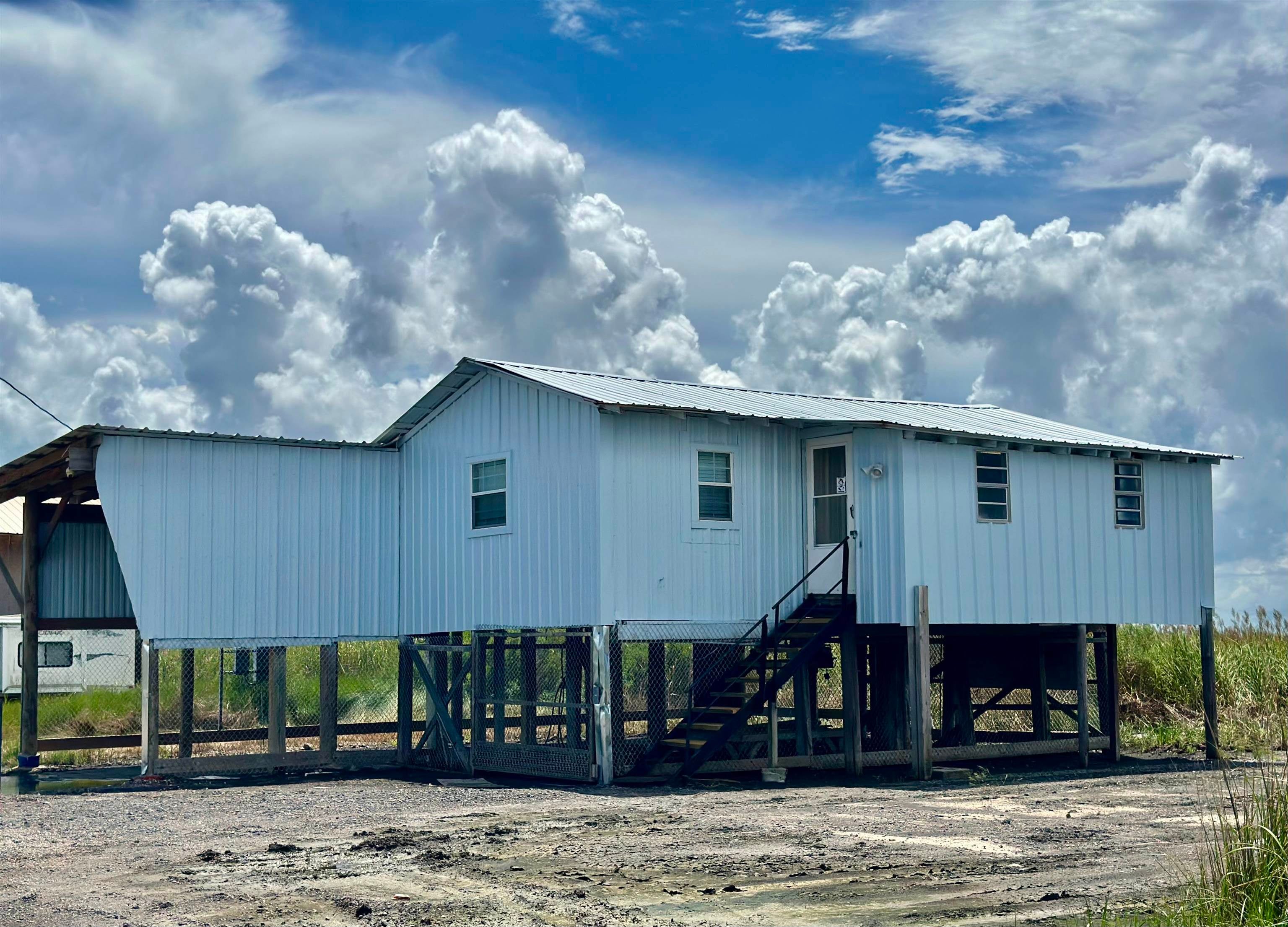 1058 Four Point Rd — photo