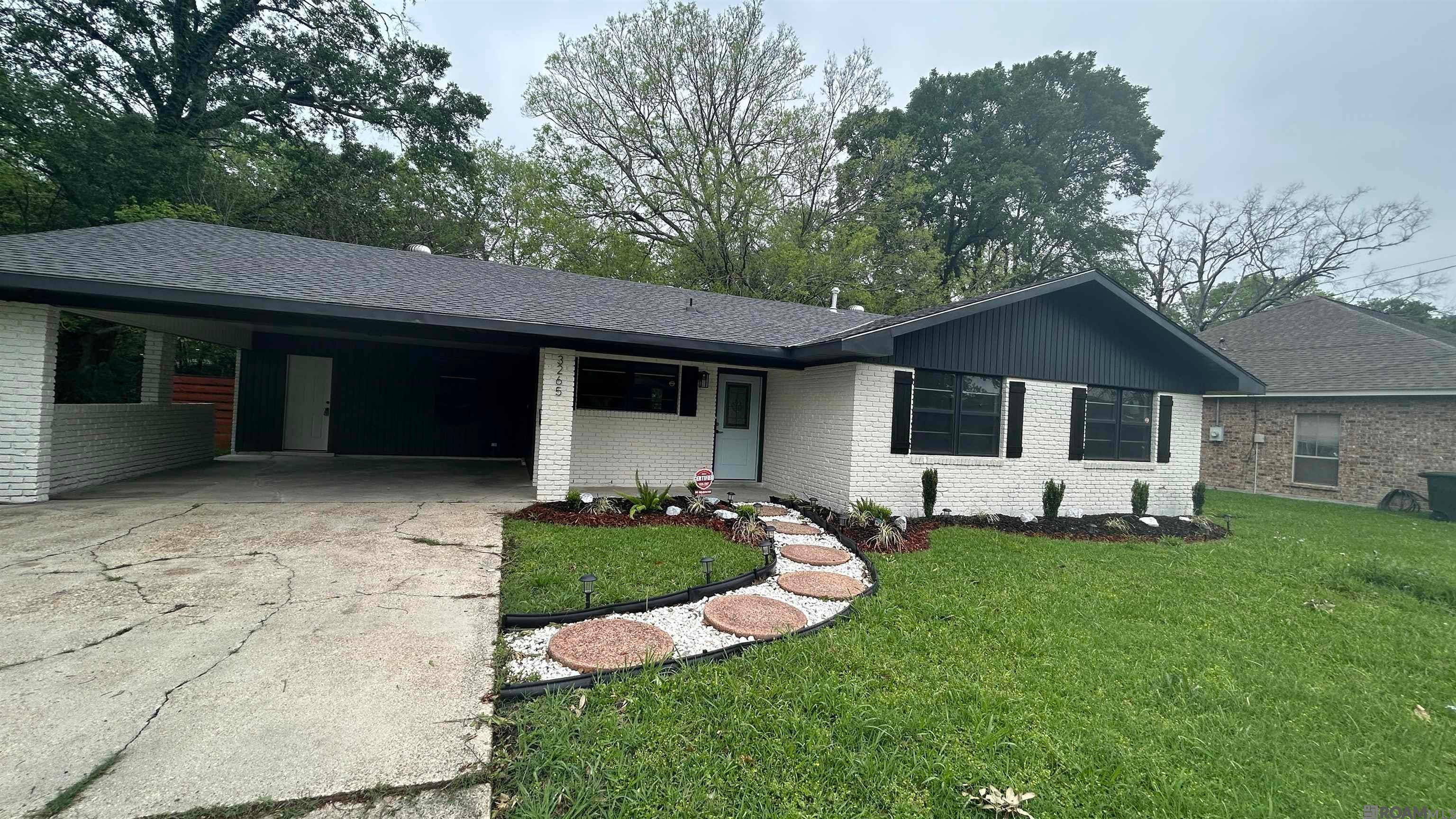 3265 Charlotte Dr — photo
