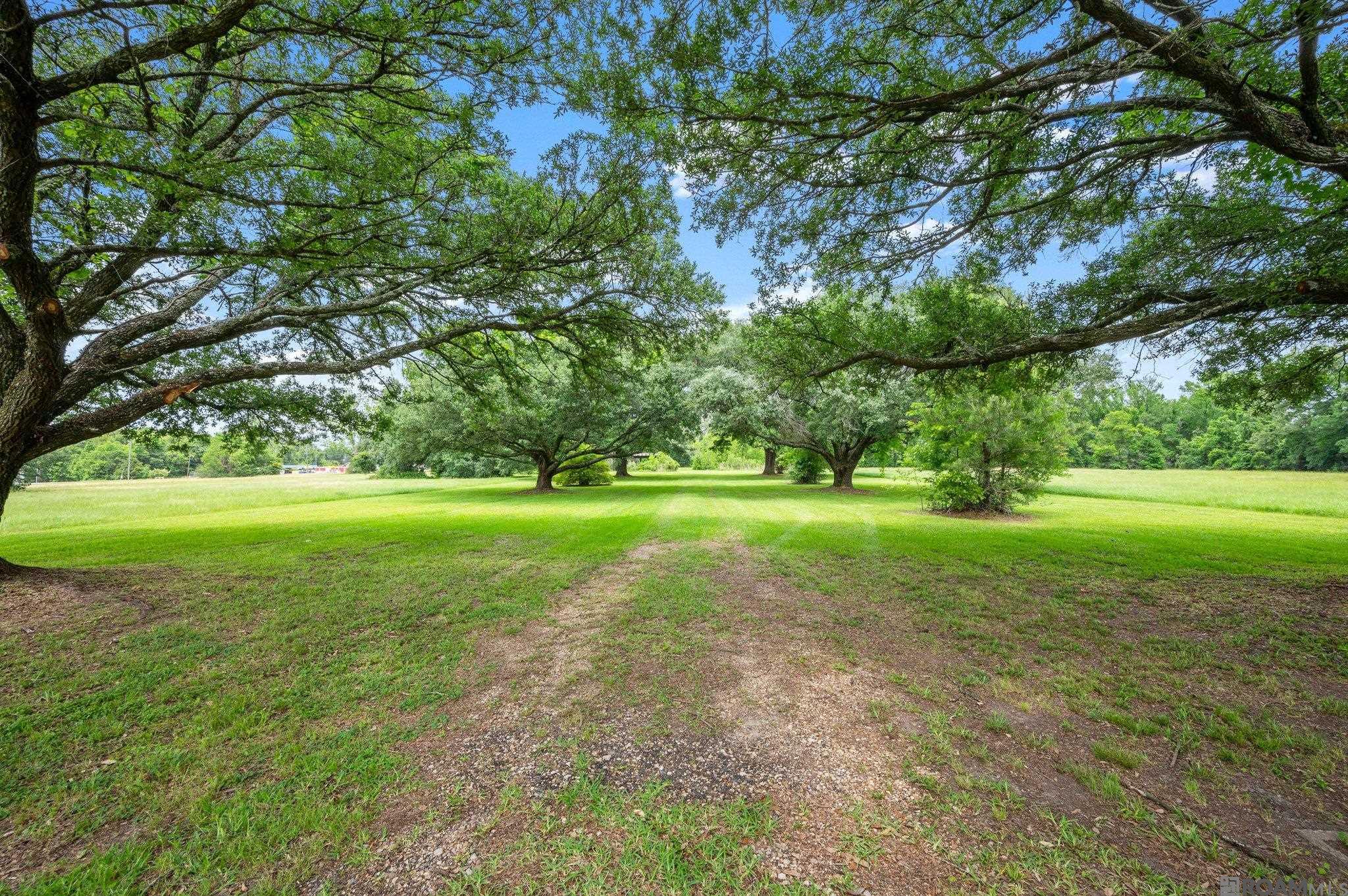 8085 Hooper Road, Baton Rouge, LA 70811