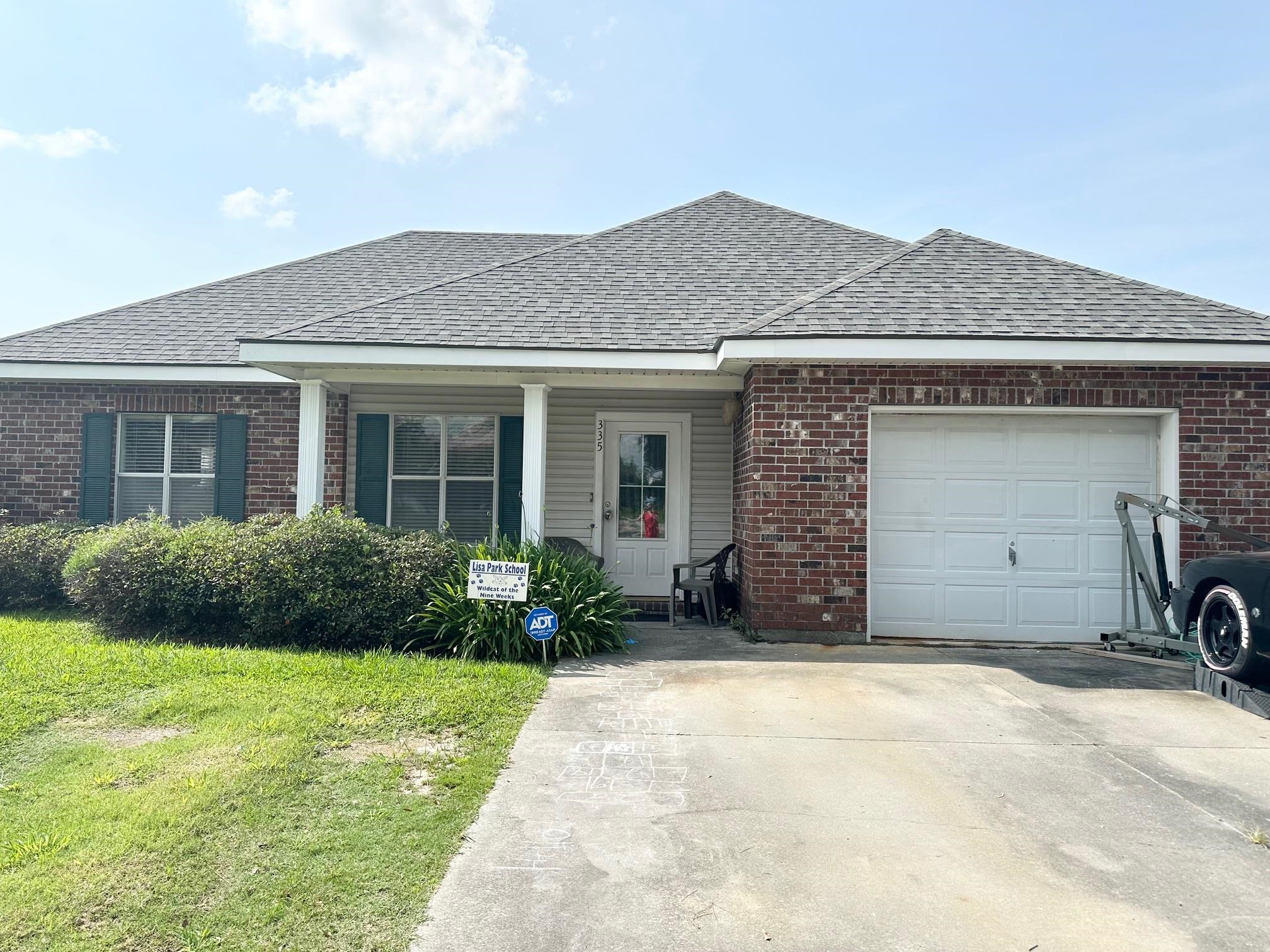 335 Monarch Dr — photo
