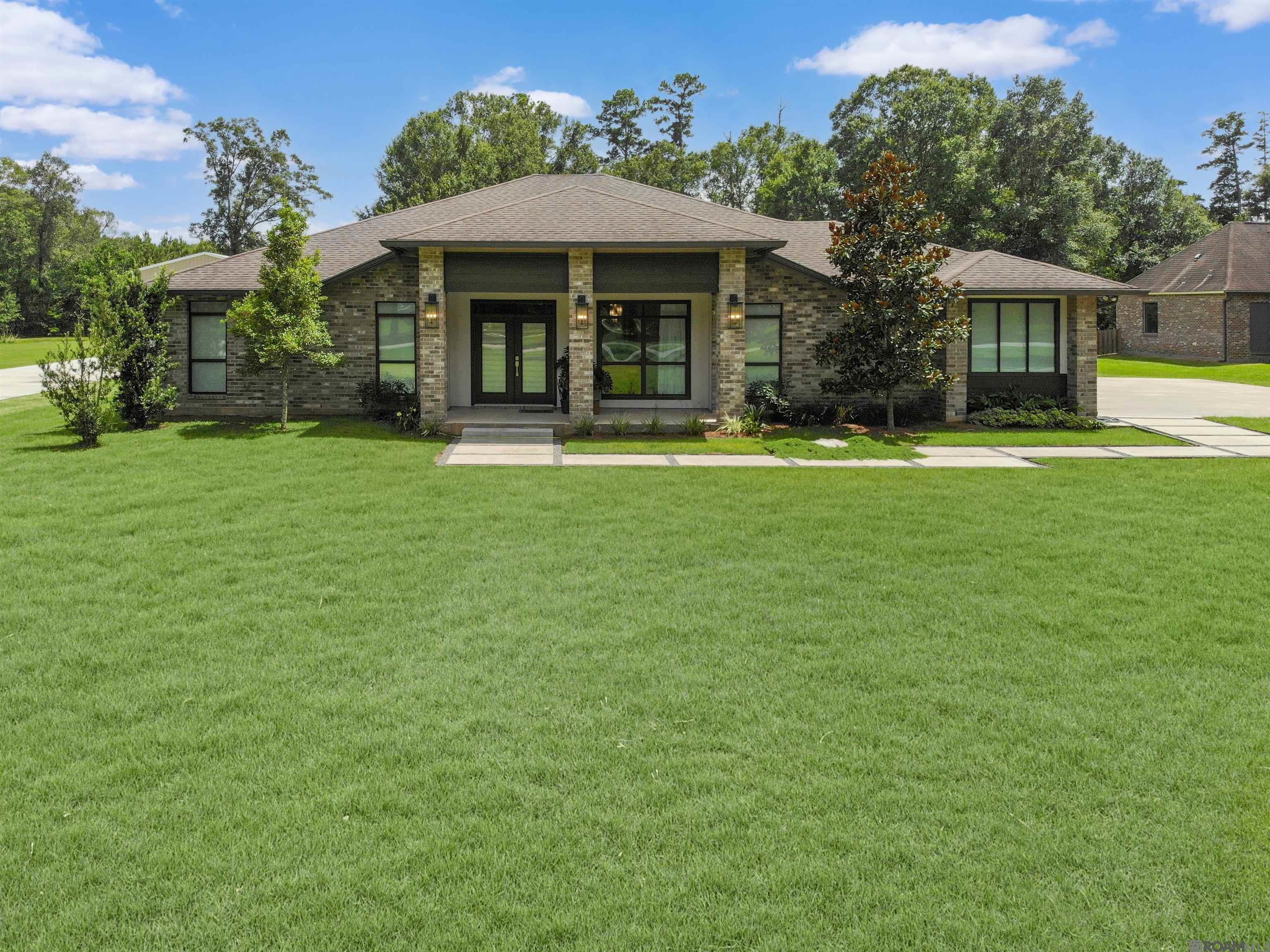 9788 Hunter Brook Ln — photo