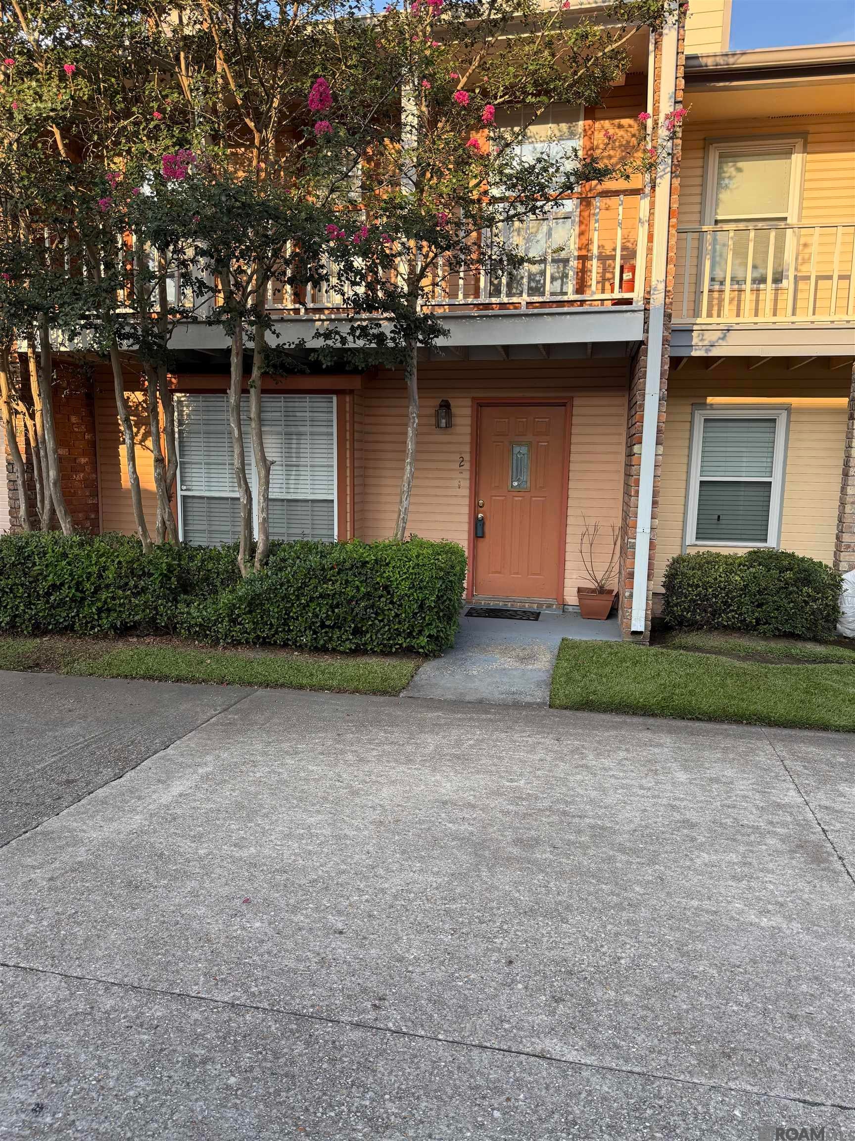 152 S Foster Dr — photo