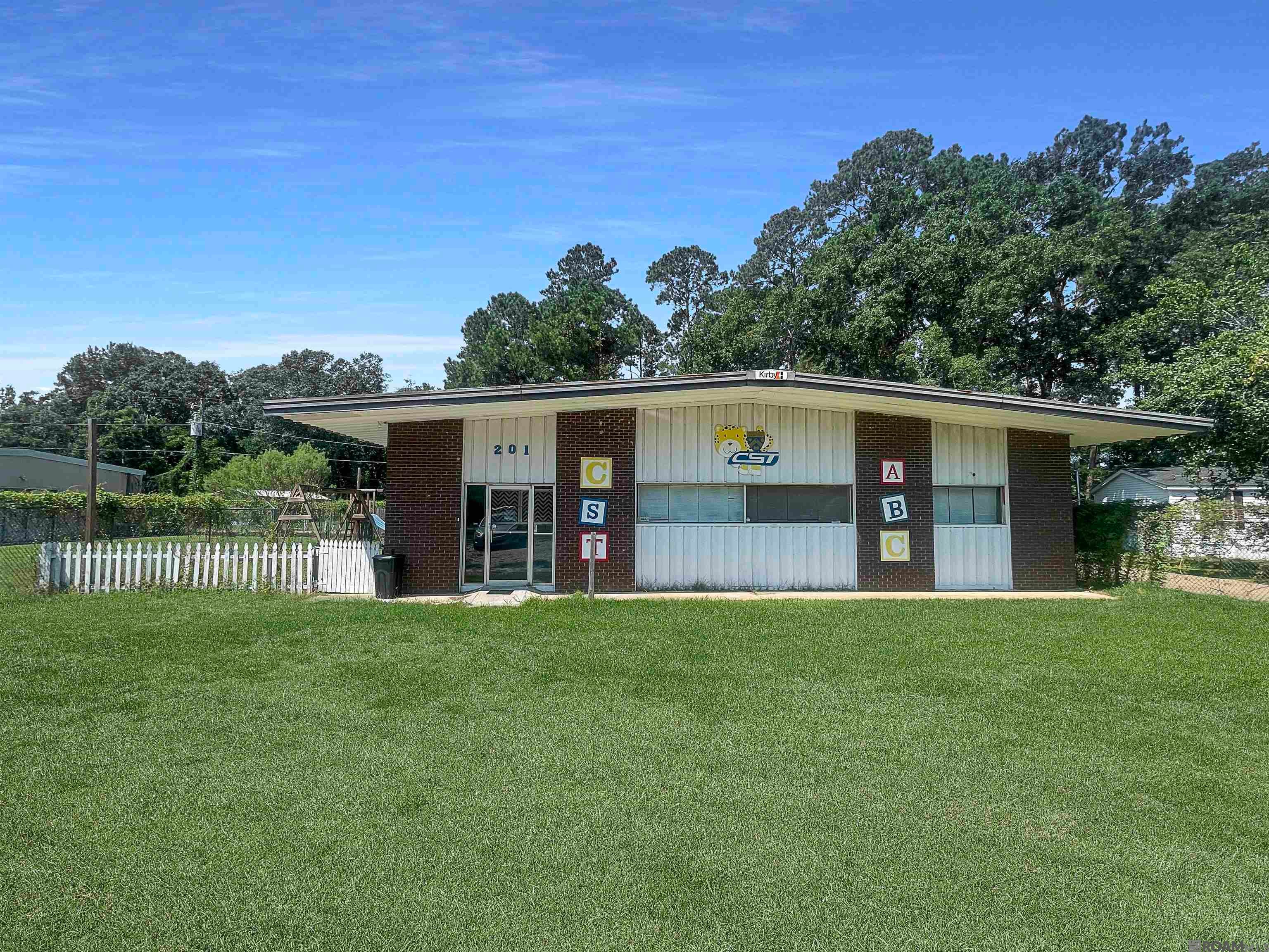 201 Mcknight Rd — photo