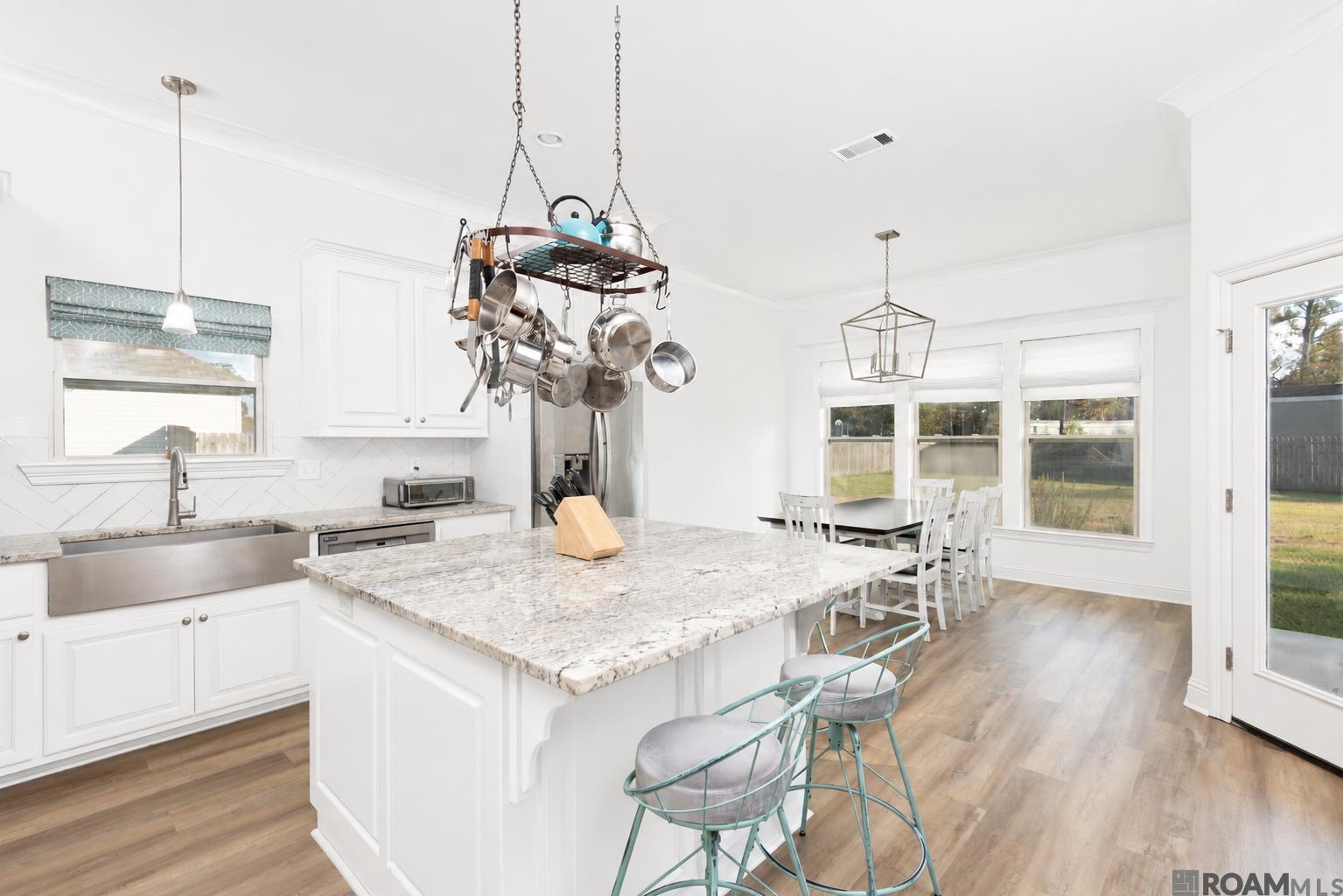 7714 Bend Road Ext — photo