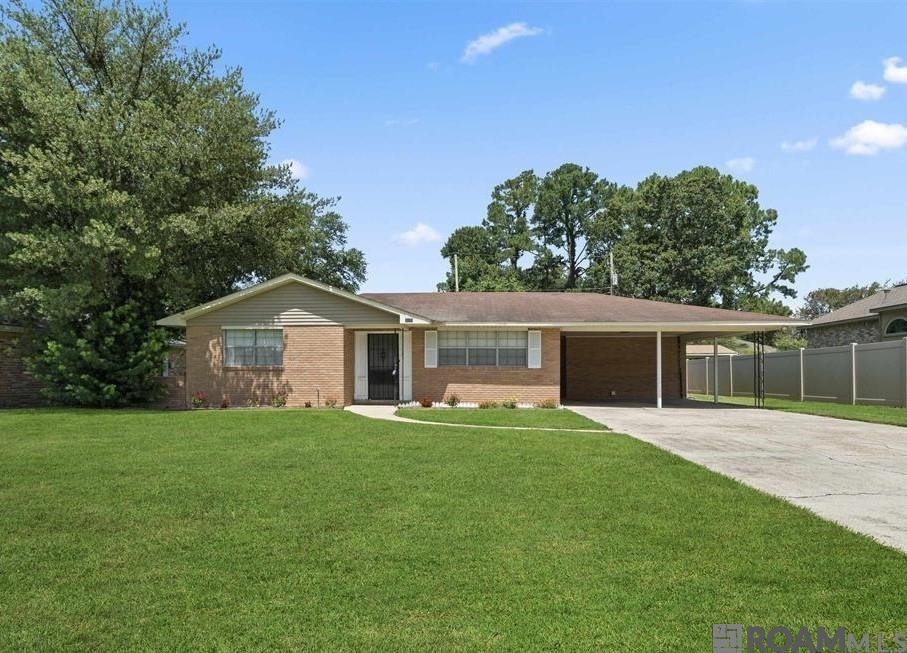 3135 Madeira Dr — photo