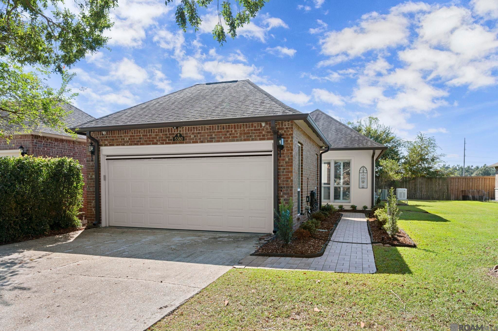 5380 Courtyard Dr — photo