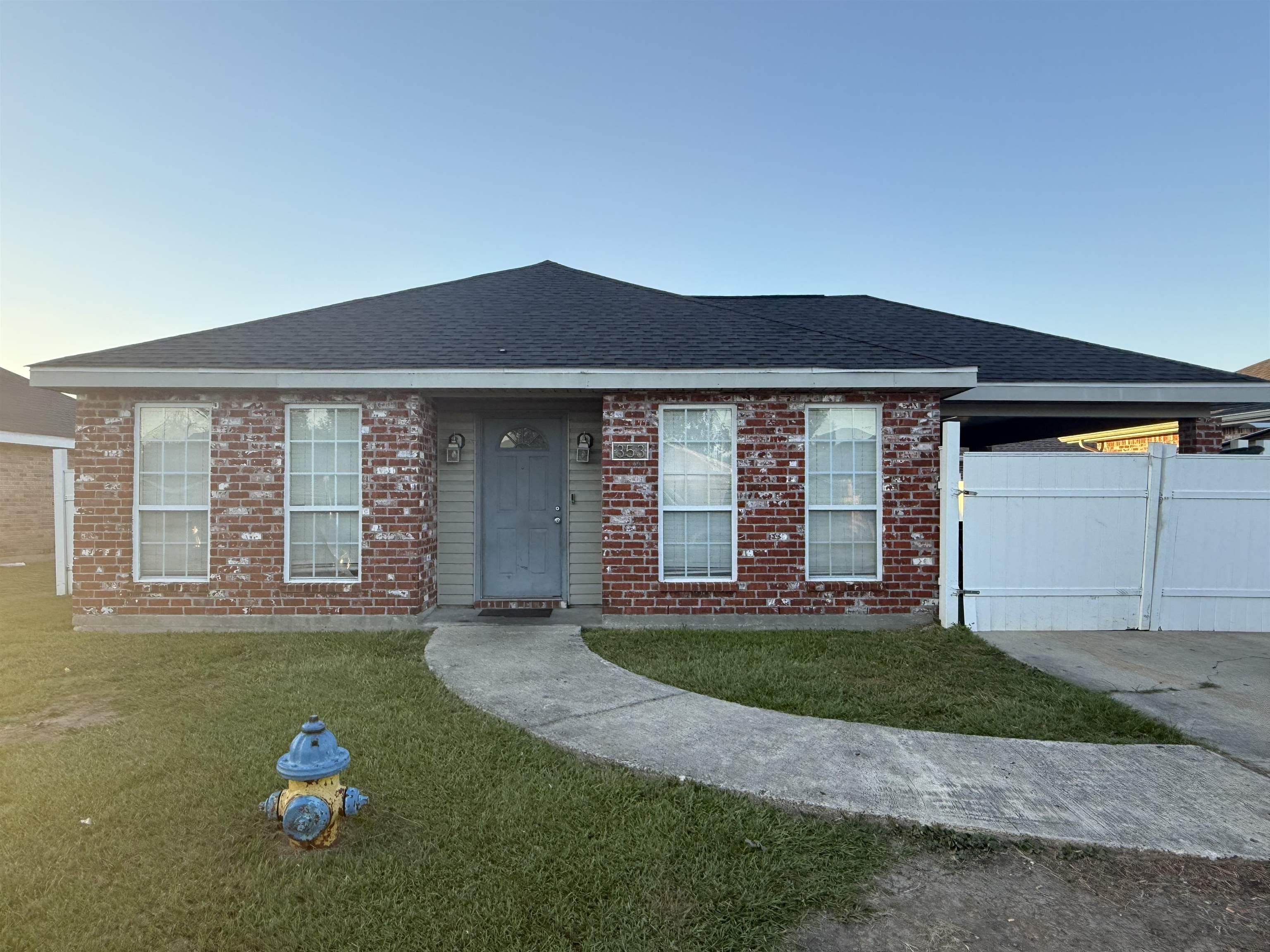353 Monarch Dr — photo