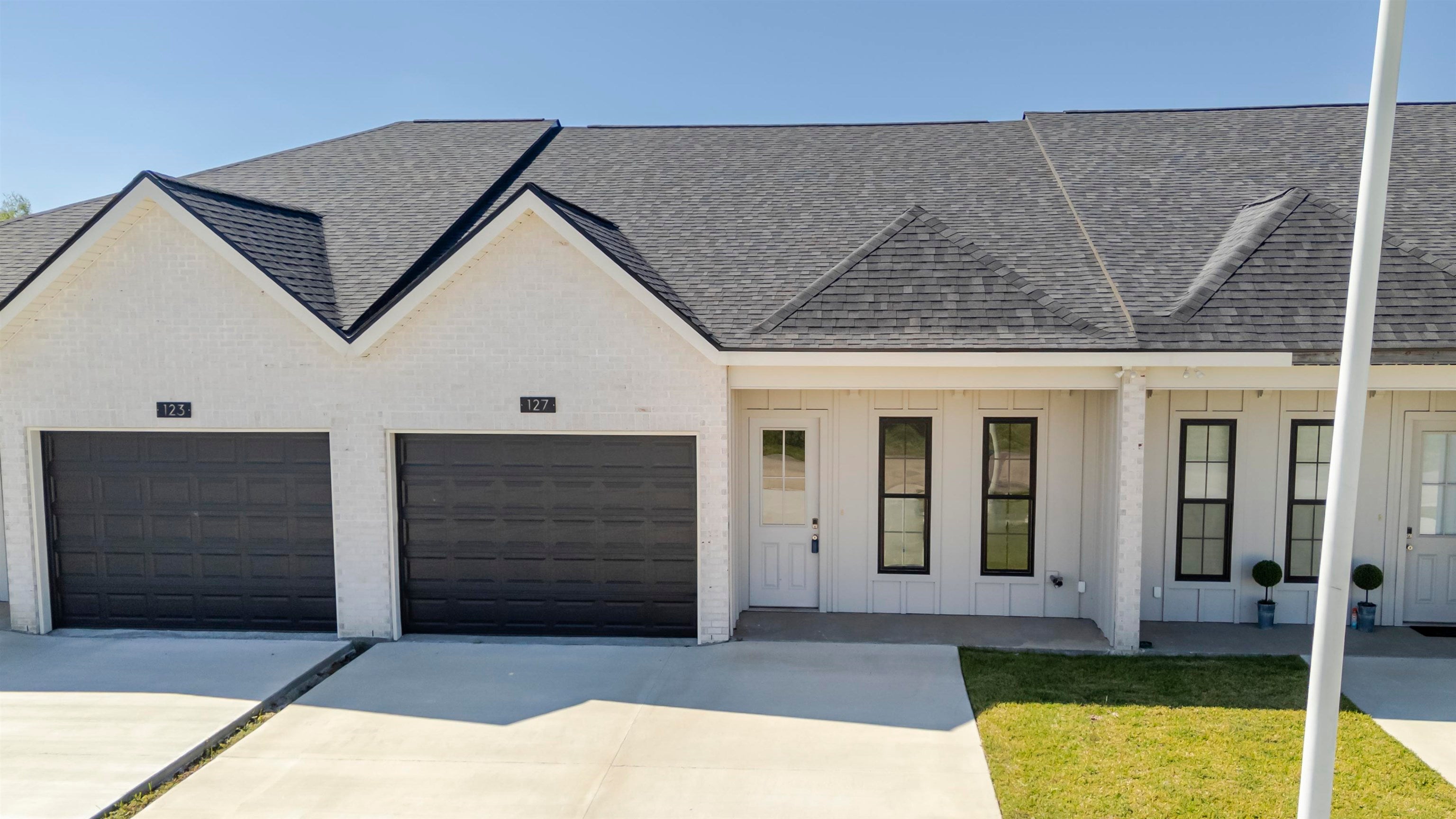 127 Emerson Drive — photo