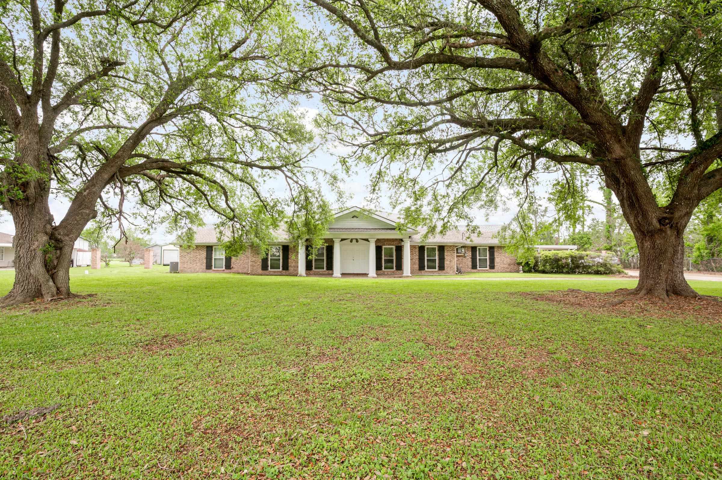 209 Country Estates Drive — photo