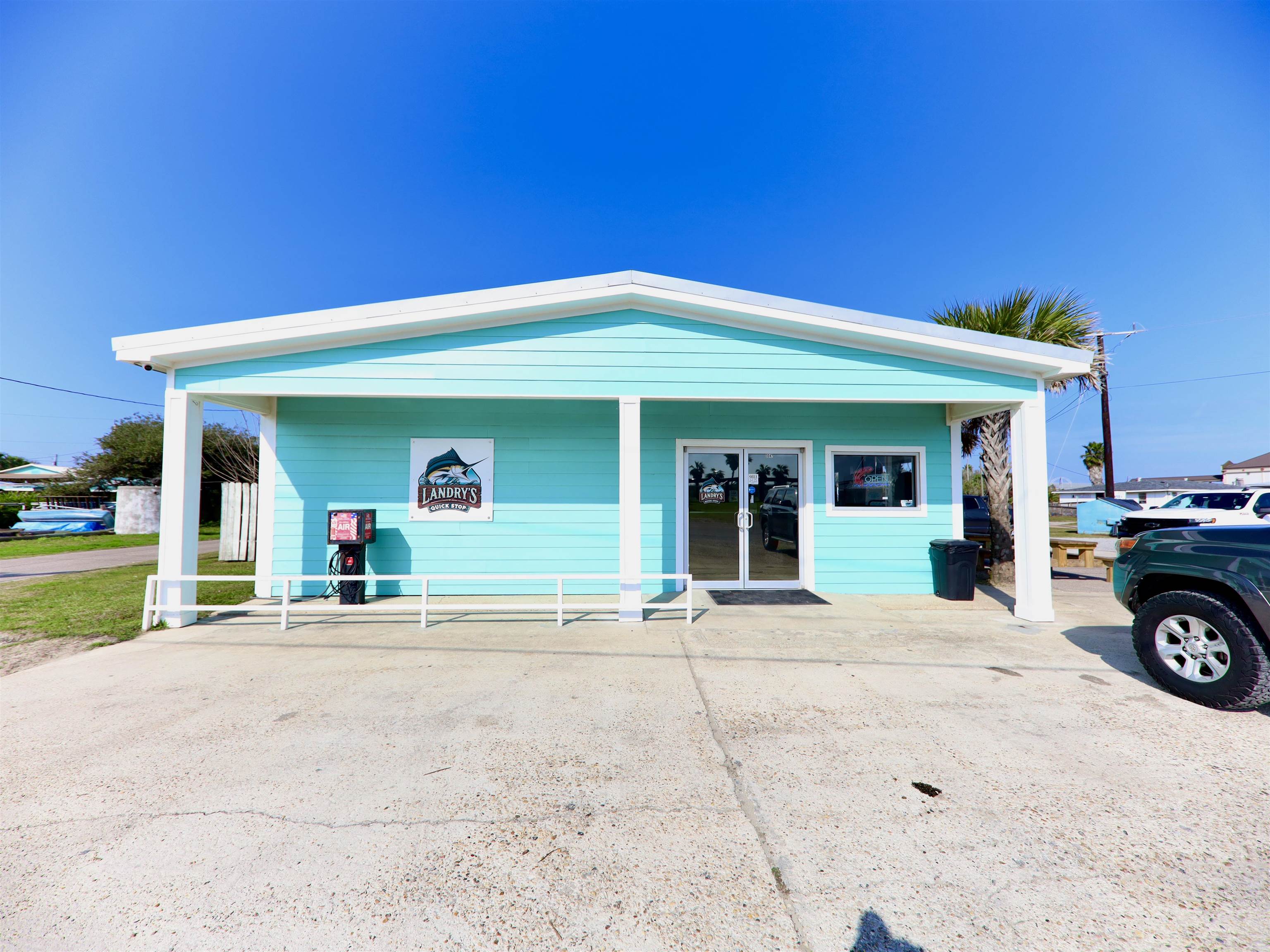 3047 Highway 1 — photo