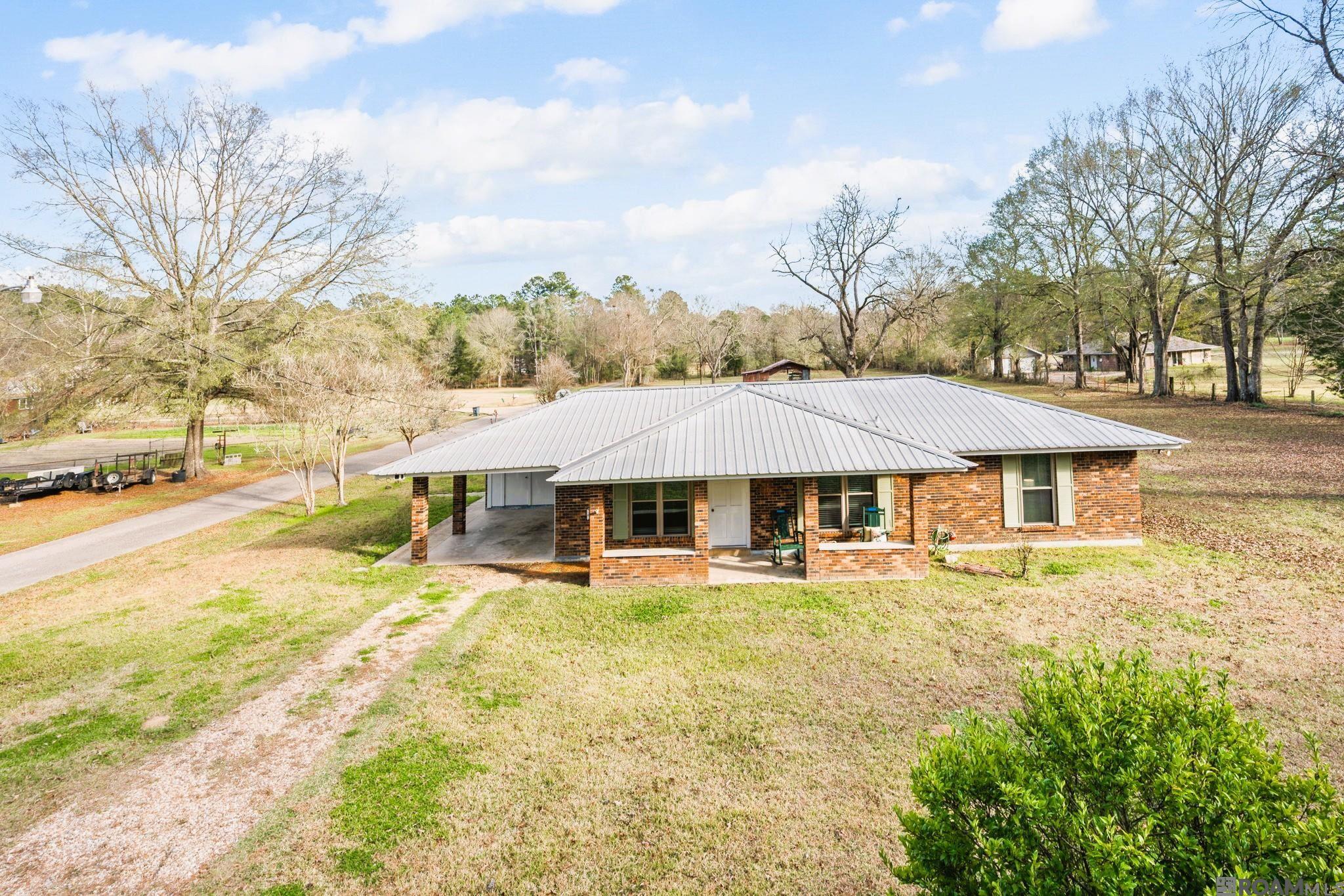 3842 Cottage Dr — photo