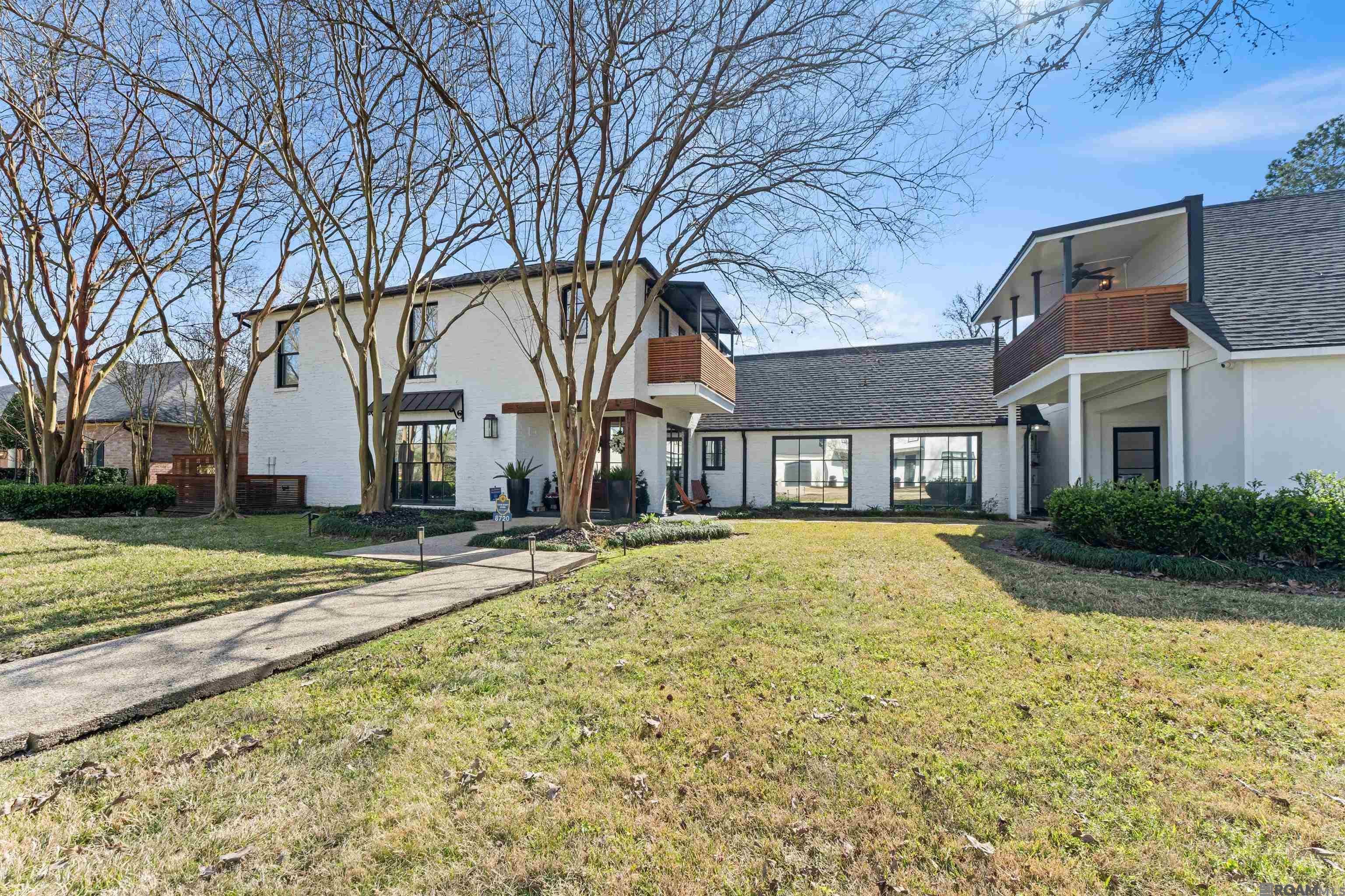 8720 W Fairway Dr — photo