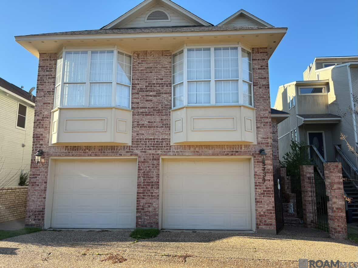 5731 S Lakeshore Dr — photo