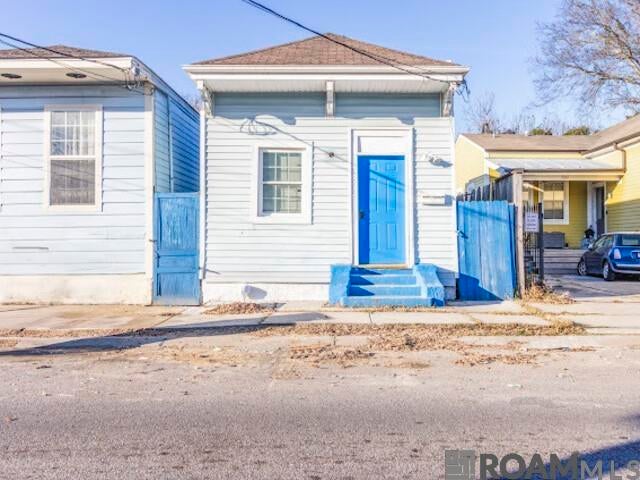 2255 Urquhart Street — photo