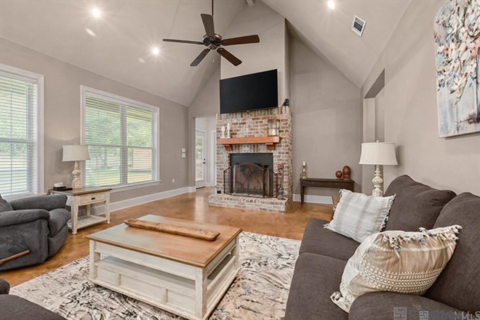 100 Tranquility Oaks — photo