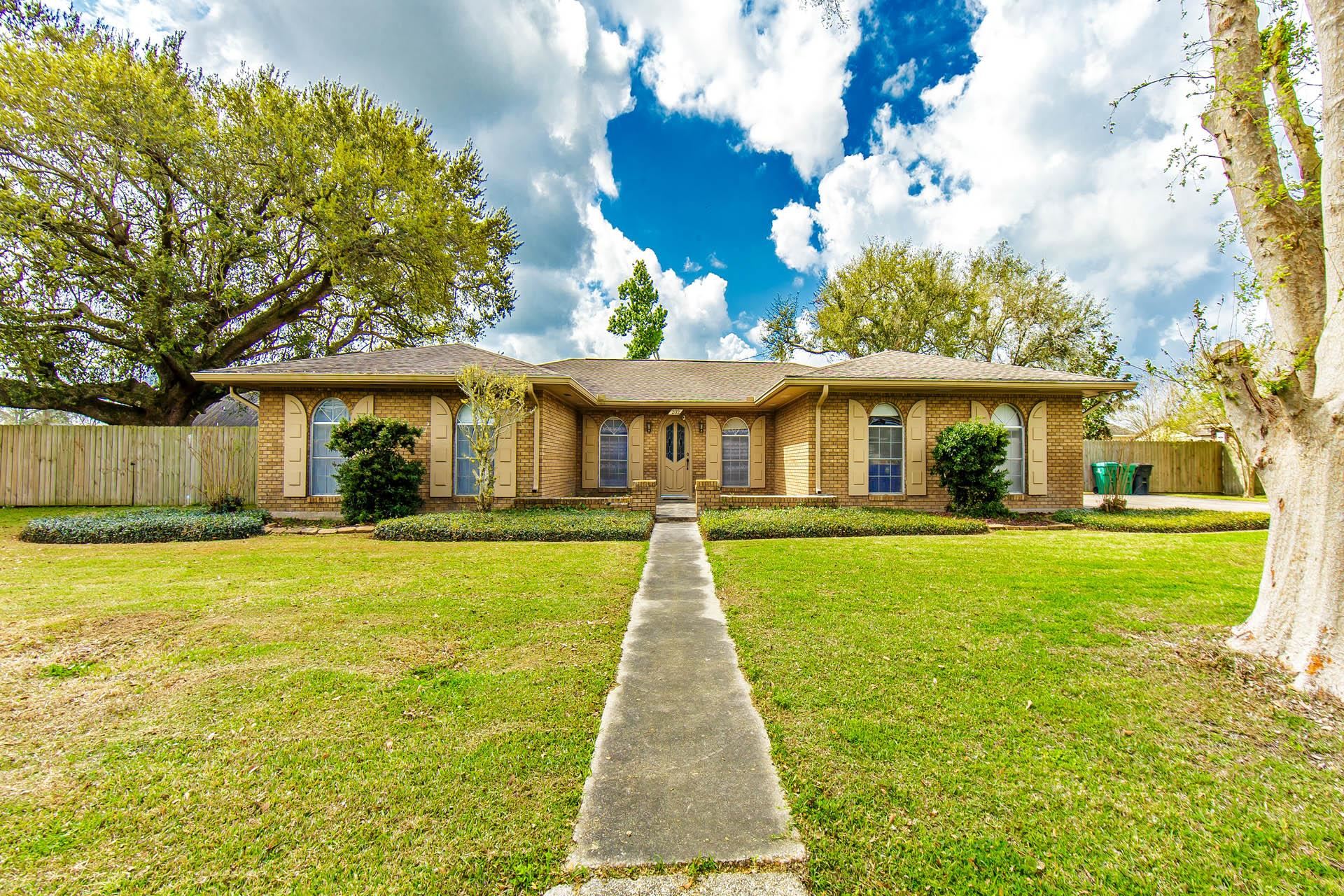 202 South Hidalgo Lane — photo