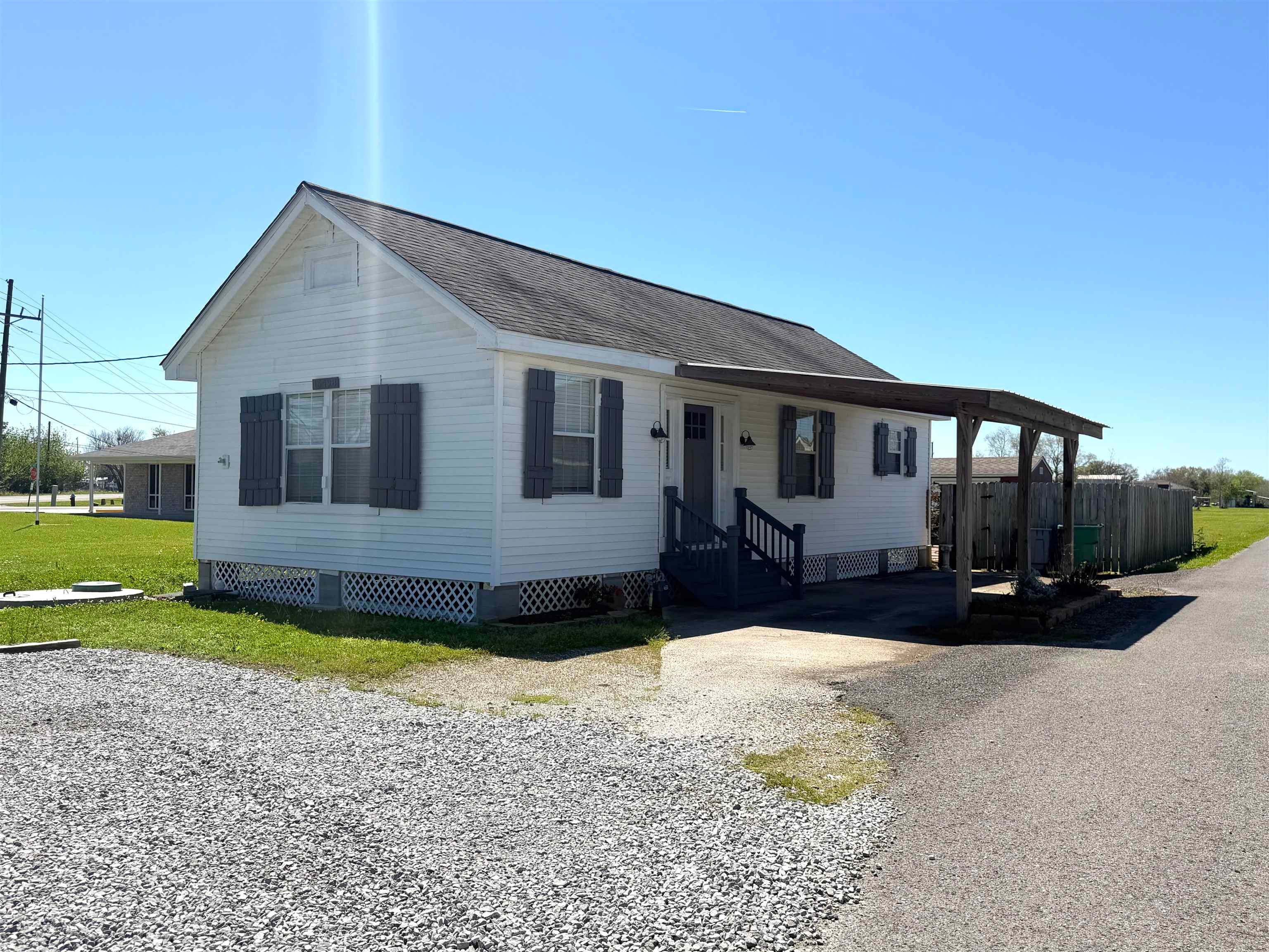 15498 West Main Street — photo