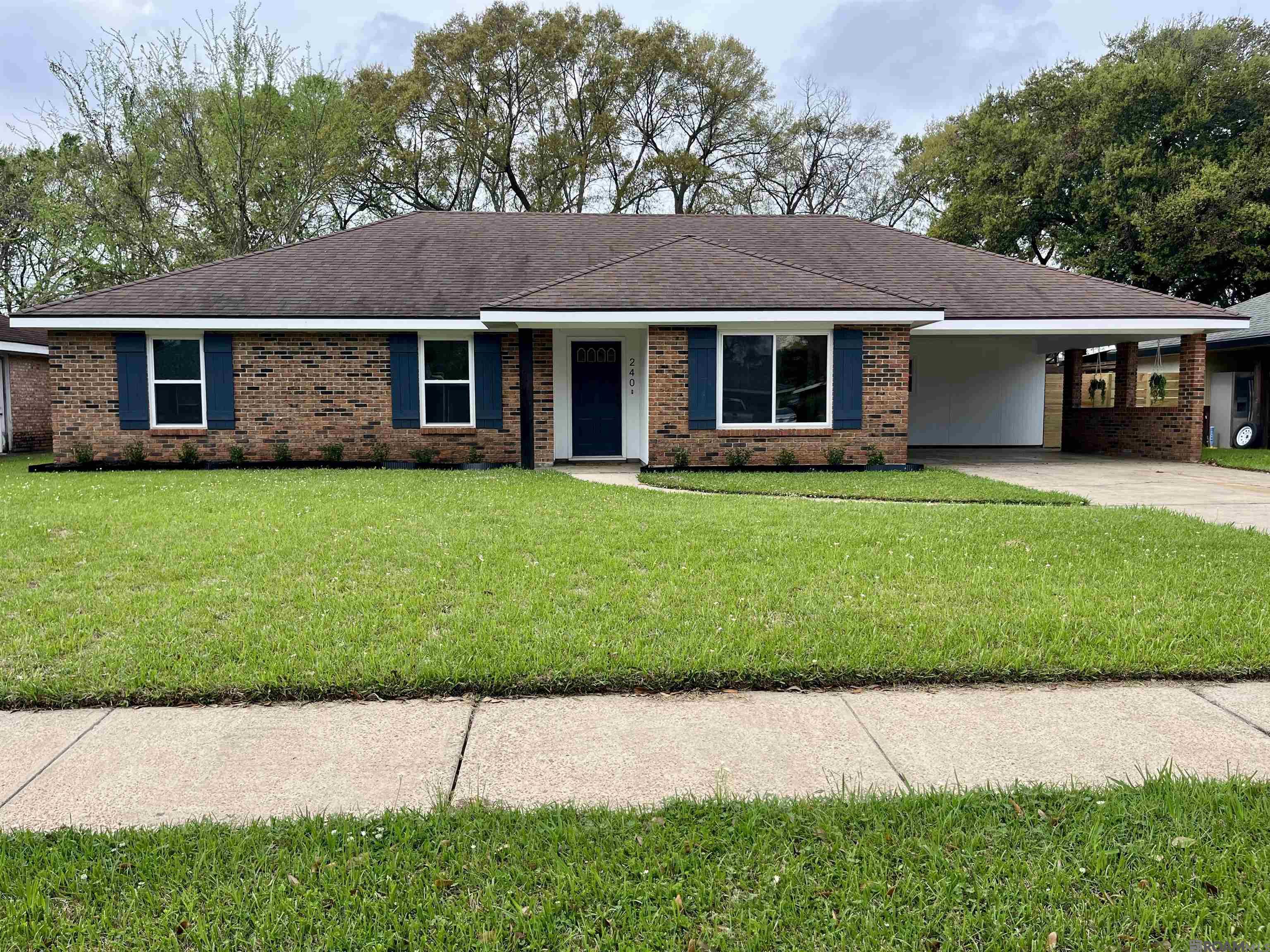 240 Orangewood Dr — photo