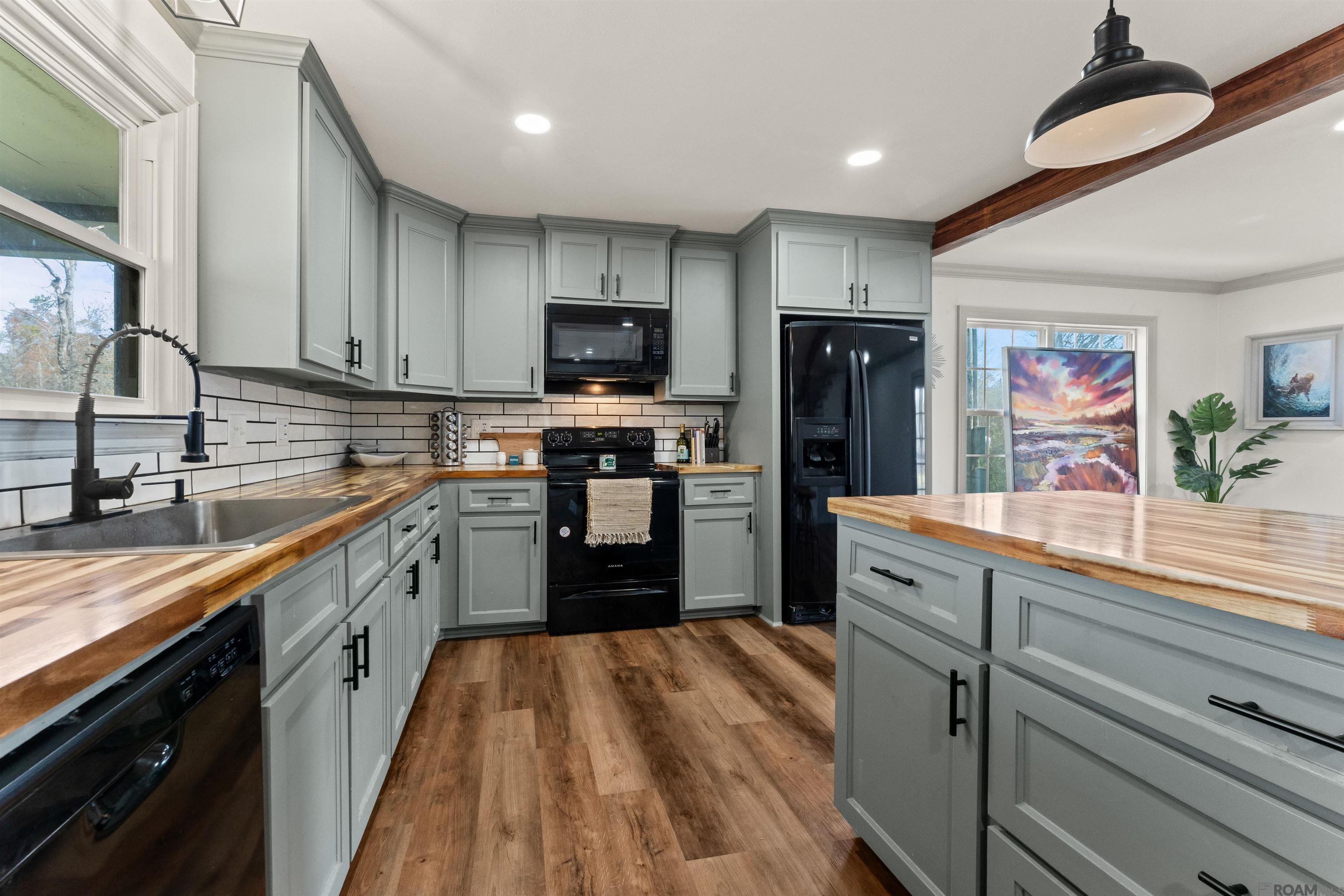 17220 Oak Ridge Dr — photo