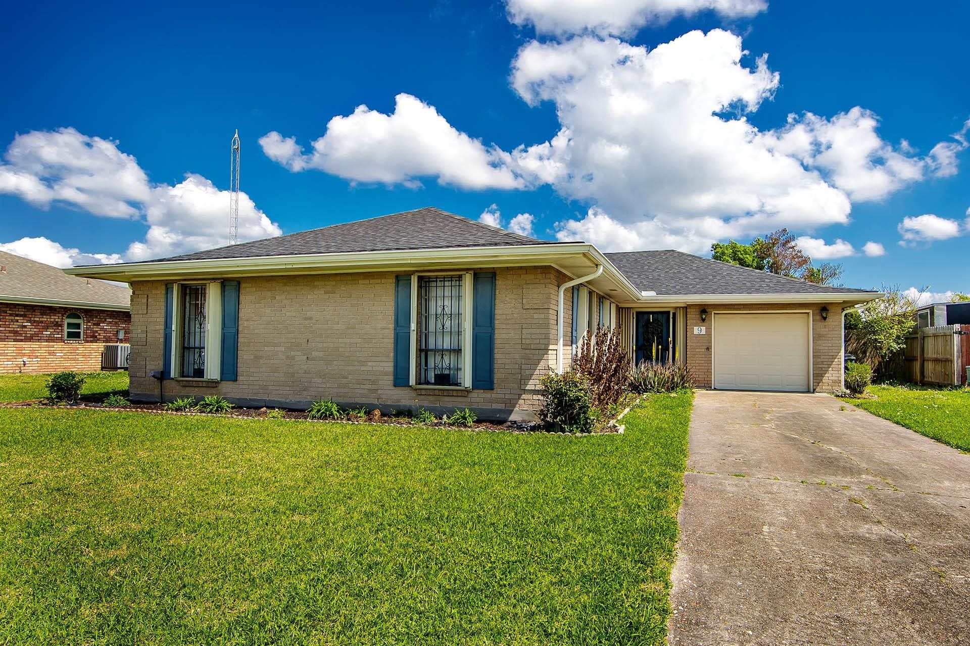 #9 Mary Hughes Cir — photo