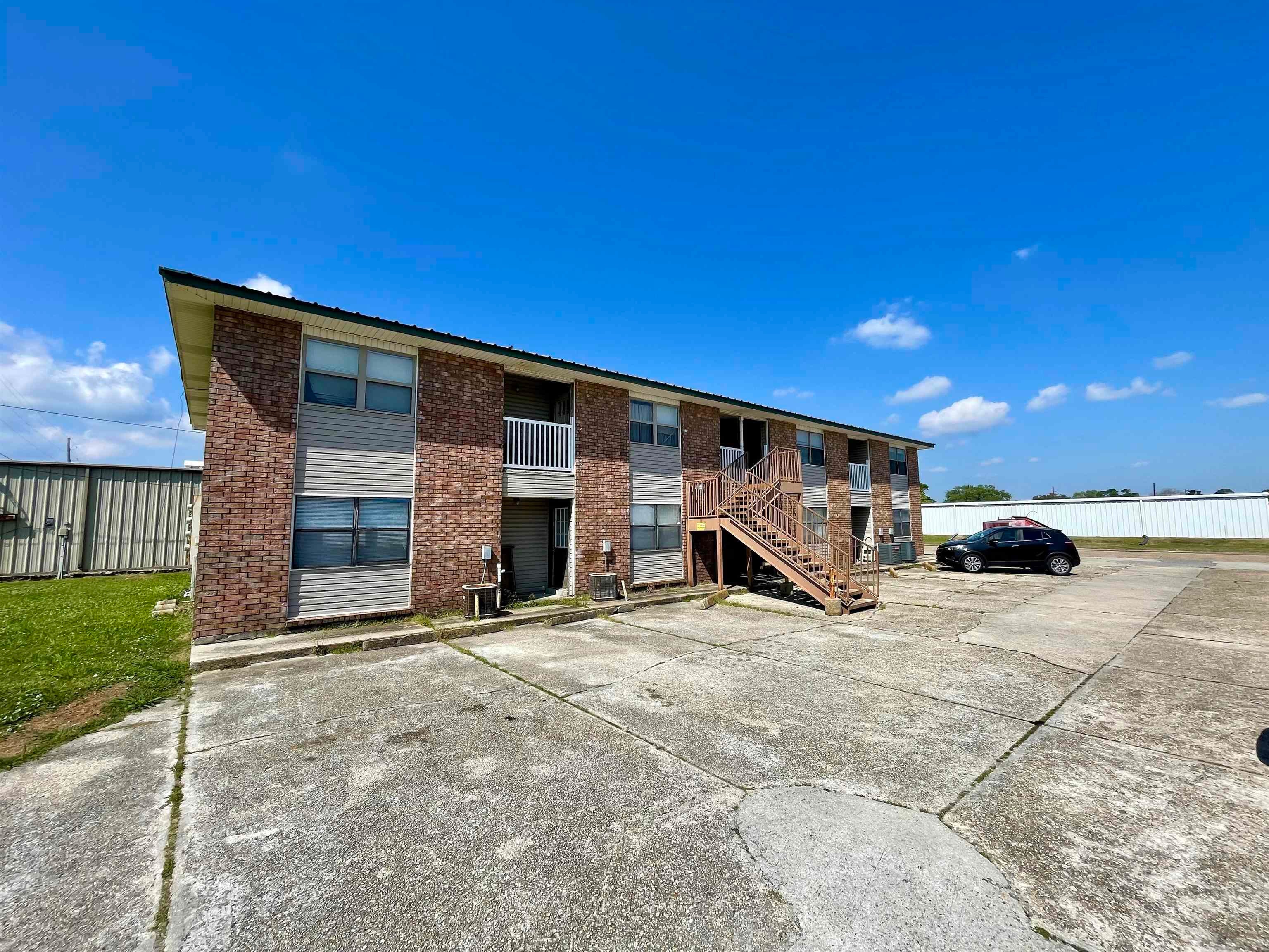 208 Monarch Dr #202-a — photo
