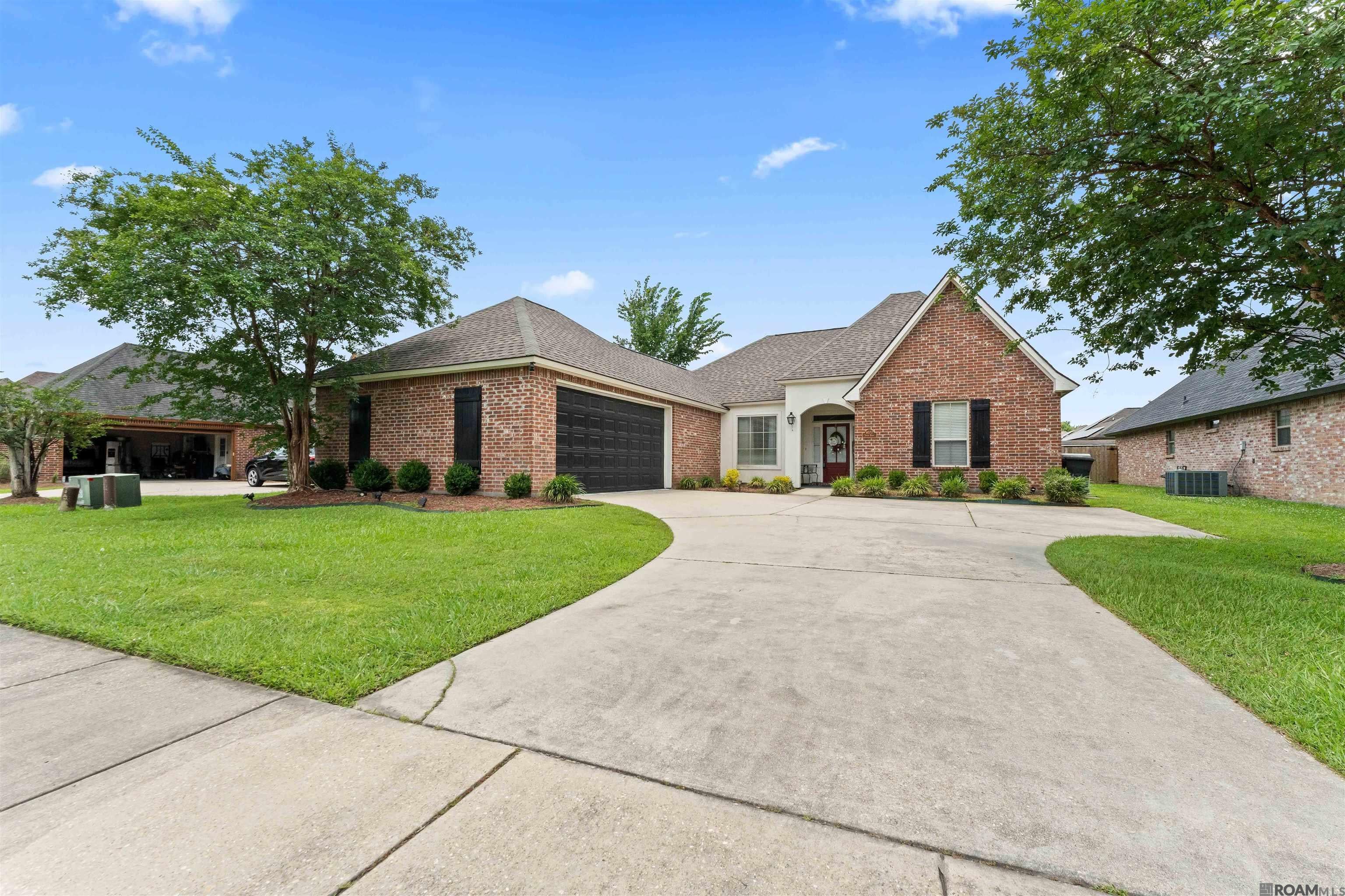 4077 Shady Ridge Ave — photo