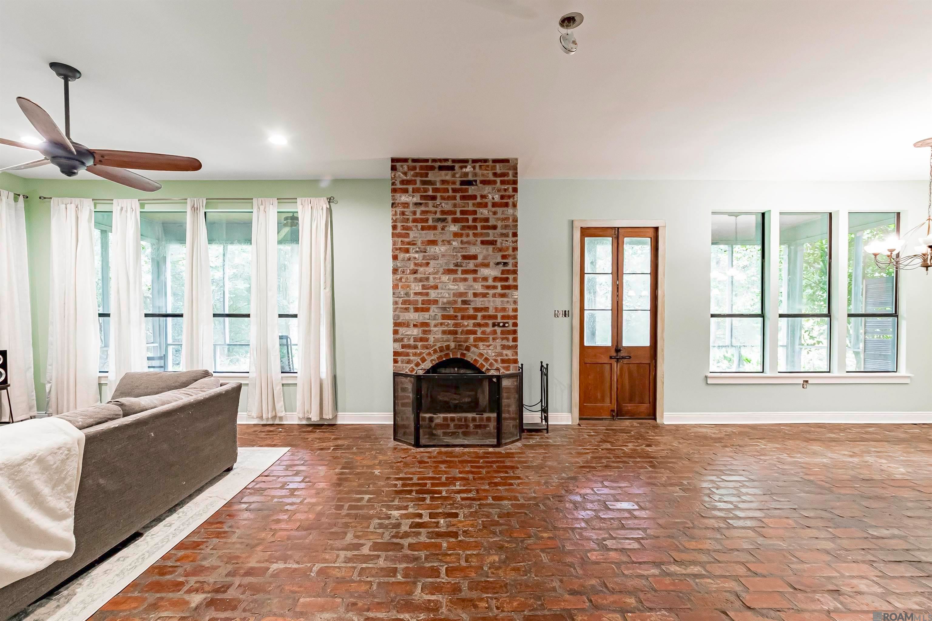 25247 Shane Ct — photo