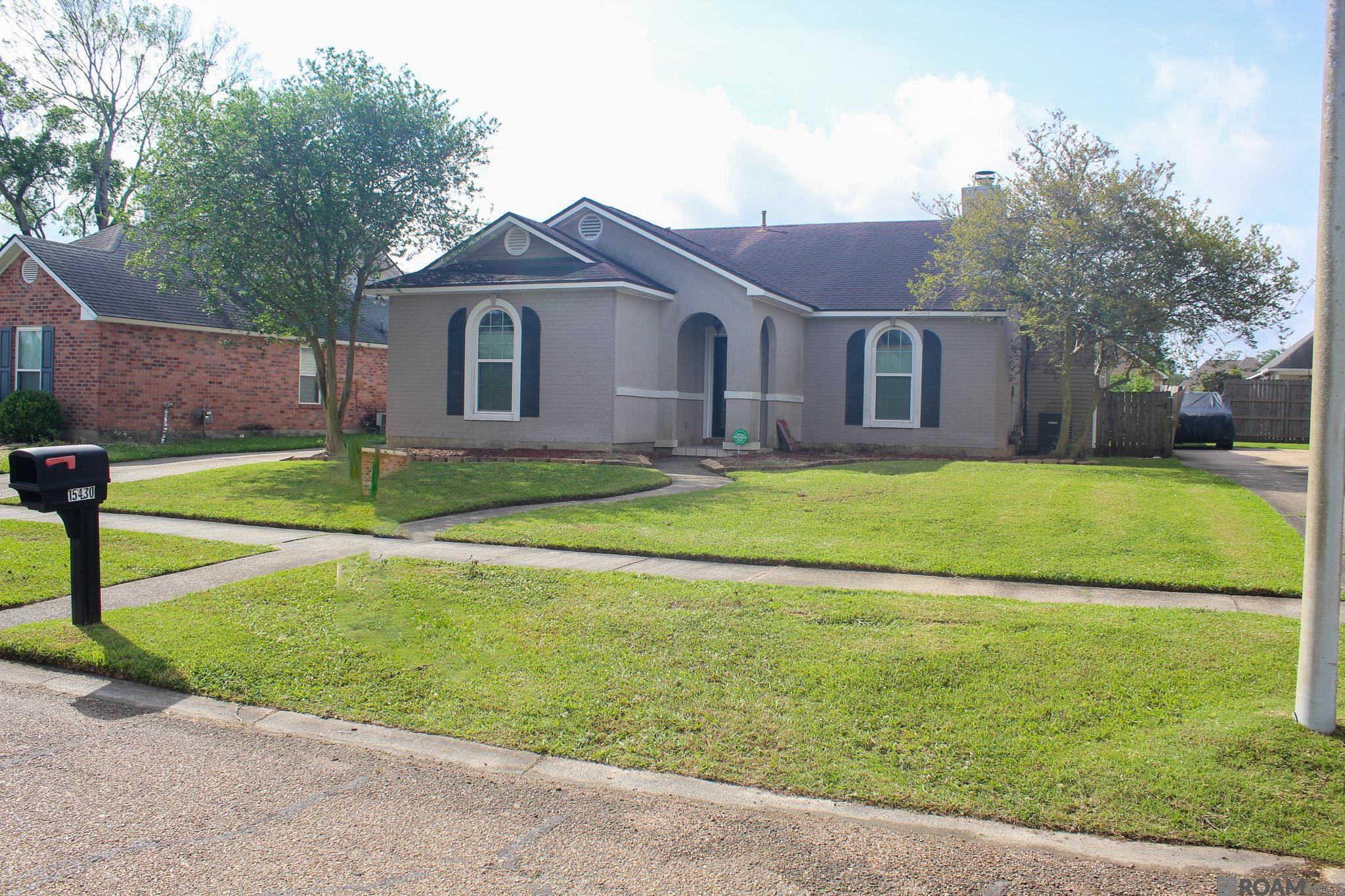 15430 Woodlore Dr — photo