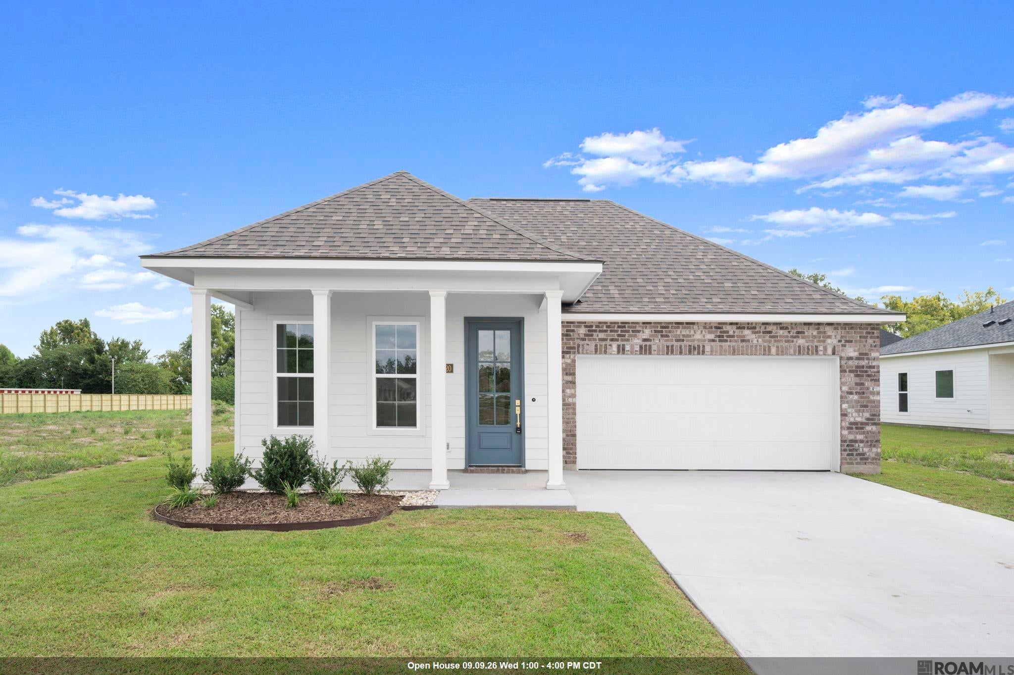 9120 Parkway Dr — photo