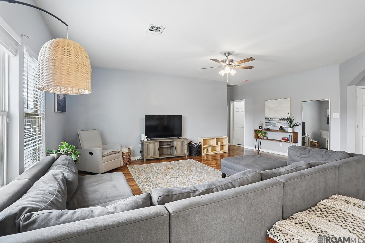 13019 Vermillion Dr — photo