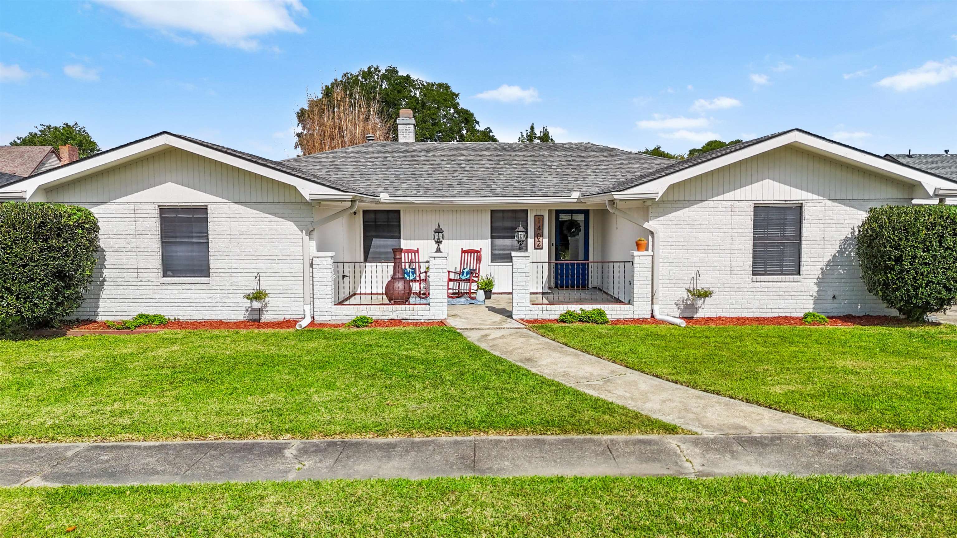 1402 Levee Drive — photo