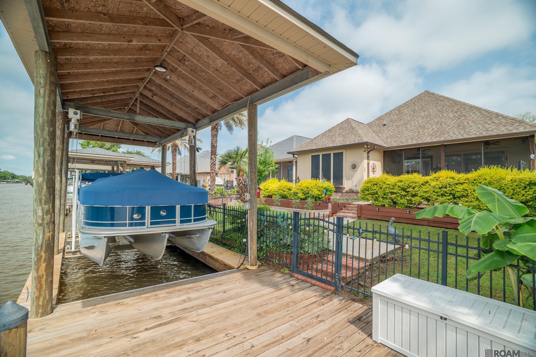 21123 Waterfront East Dr — photo