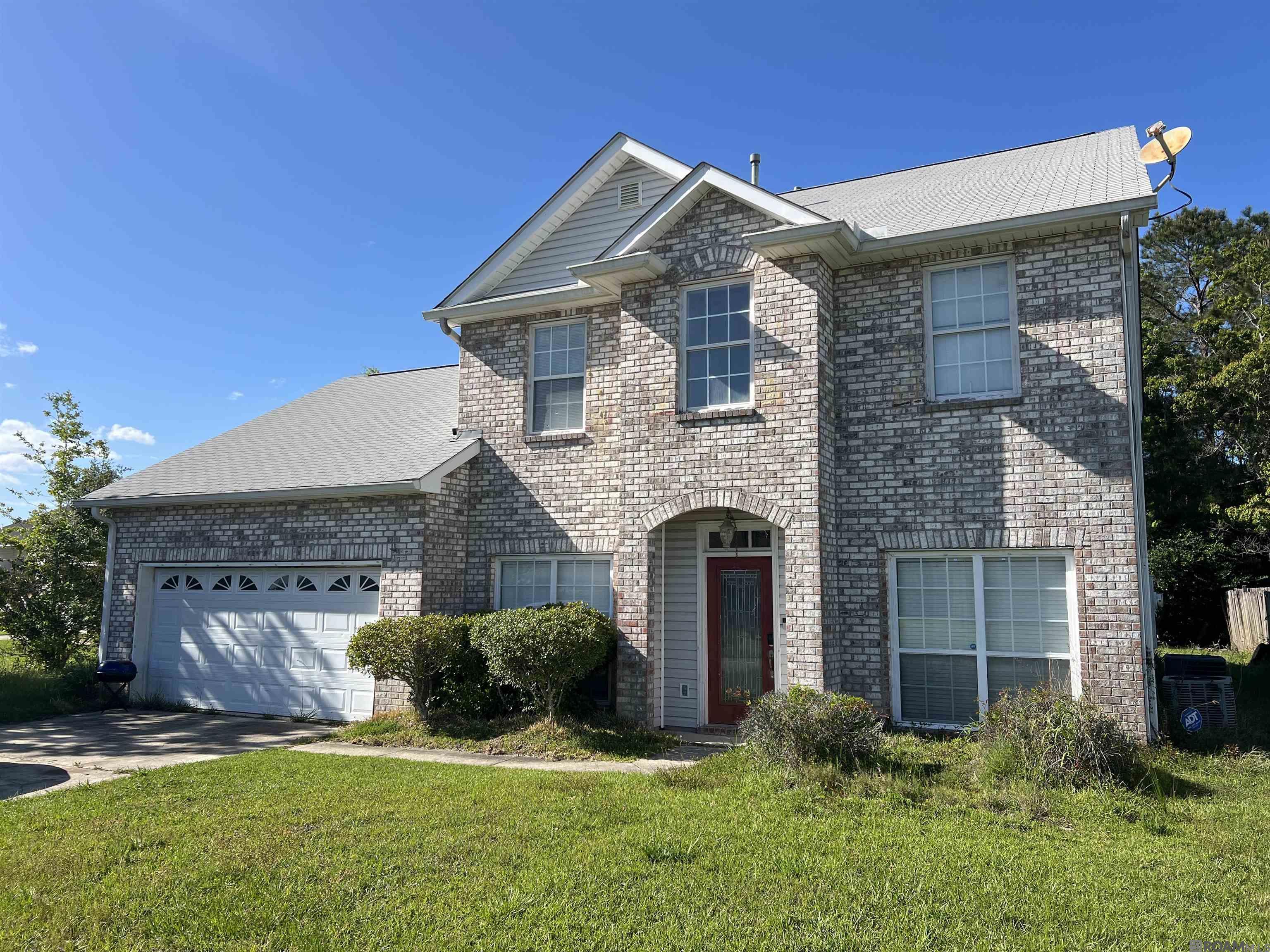 2107 Wellington Ln — photo