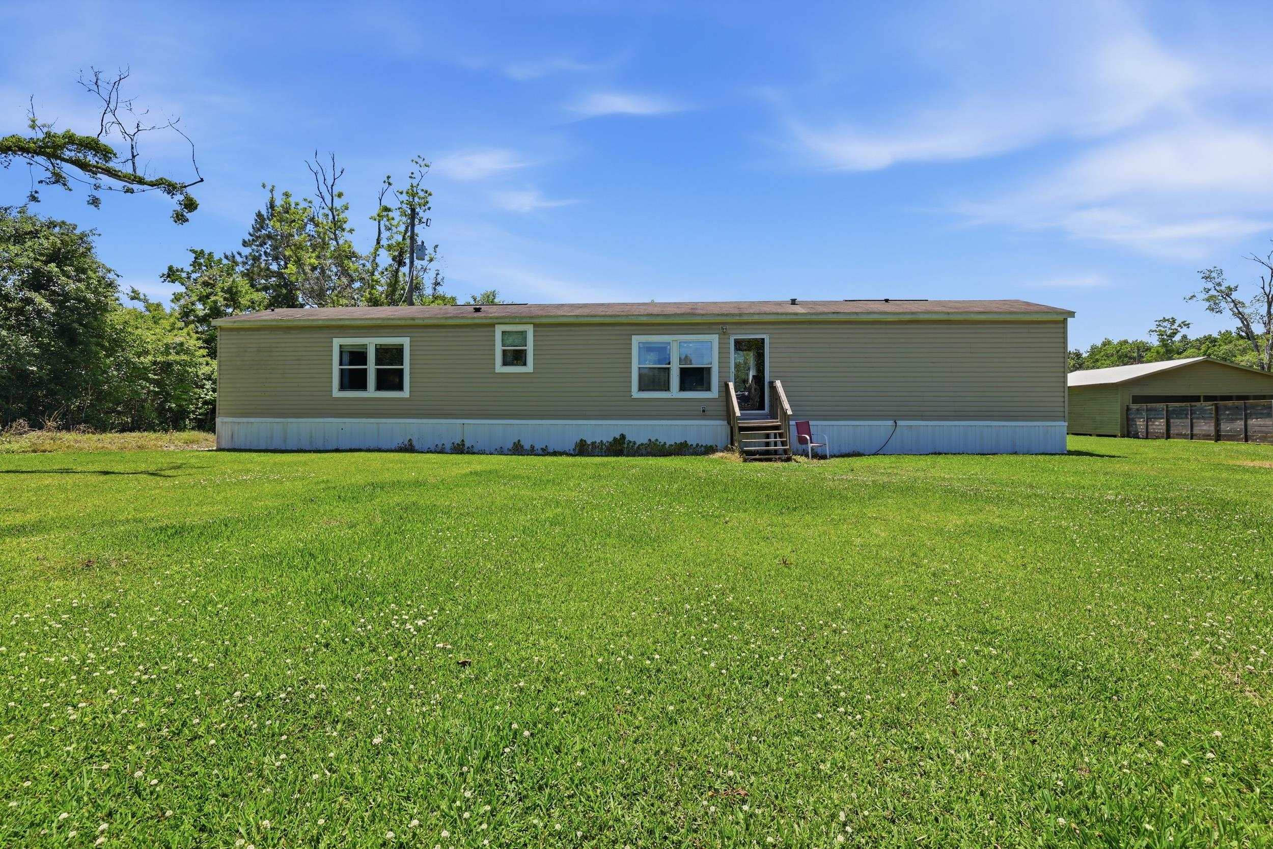 6125 Bayou Black Dr — photo