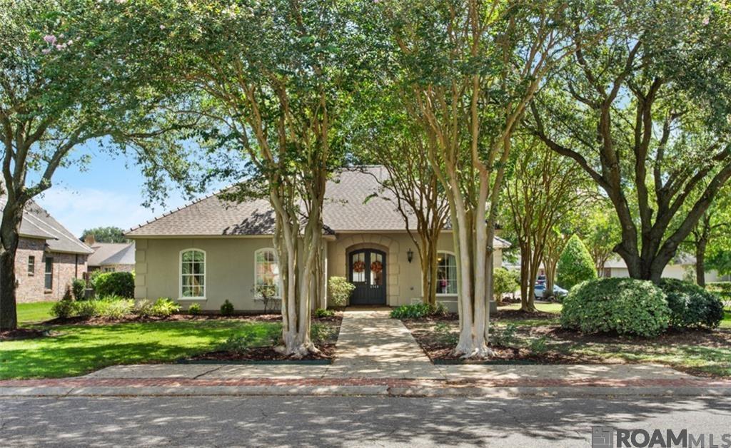 6348 Beau Douglas Ave — photo