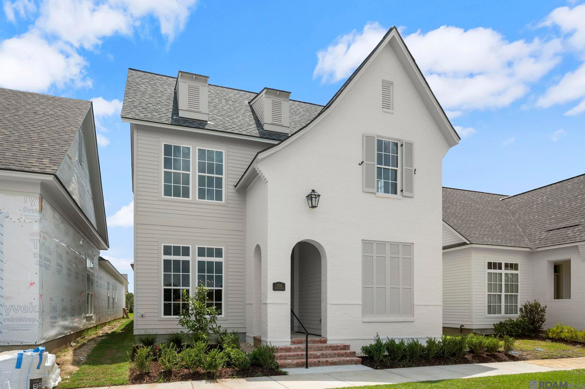 1726 Rue De Grand — photo