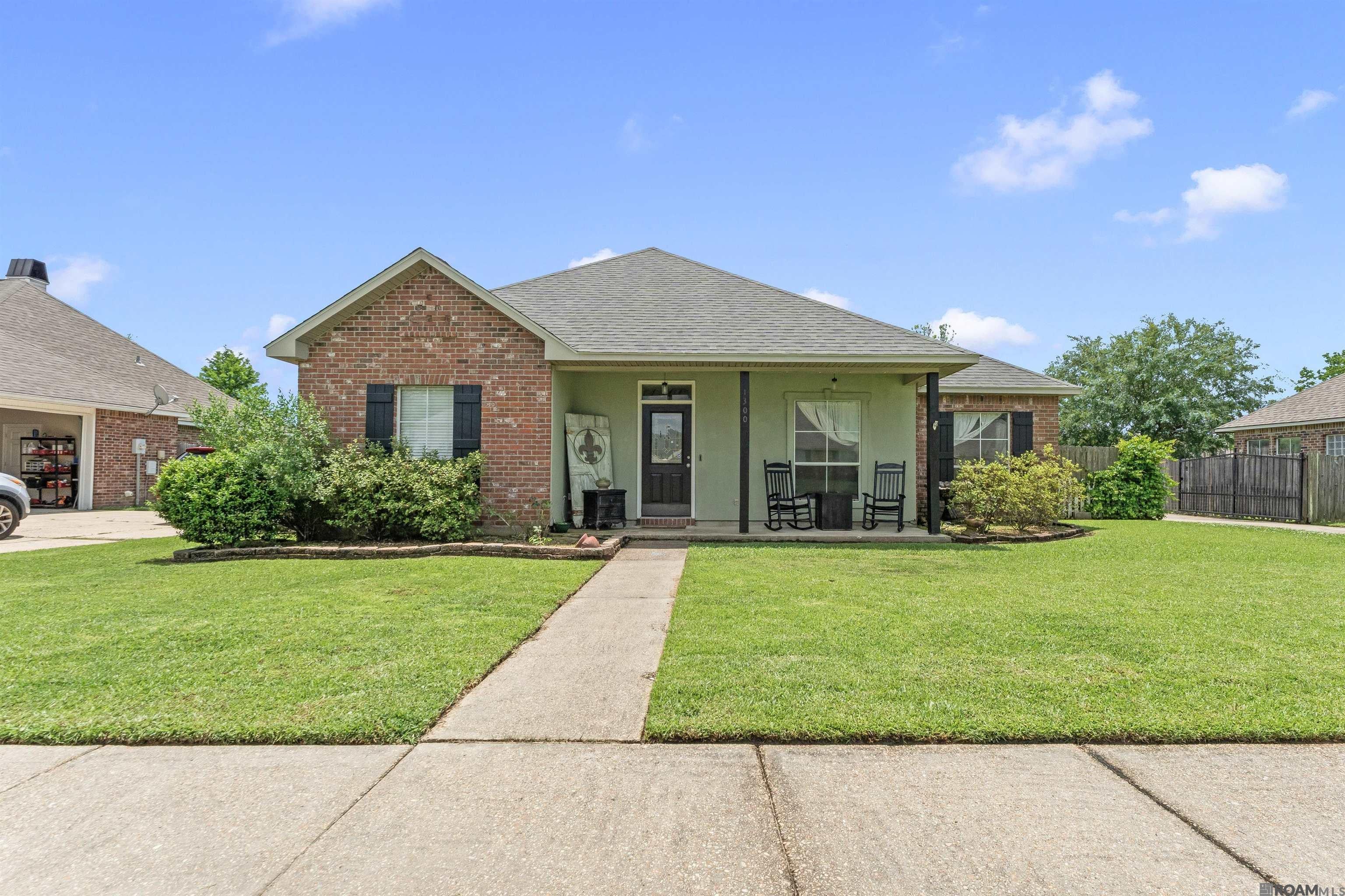 1300 Buffalo Hollow Ct — photo