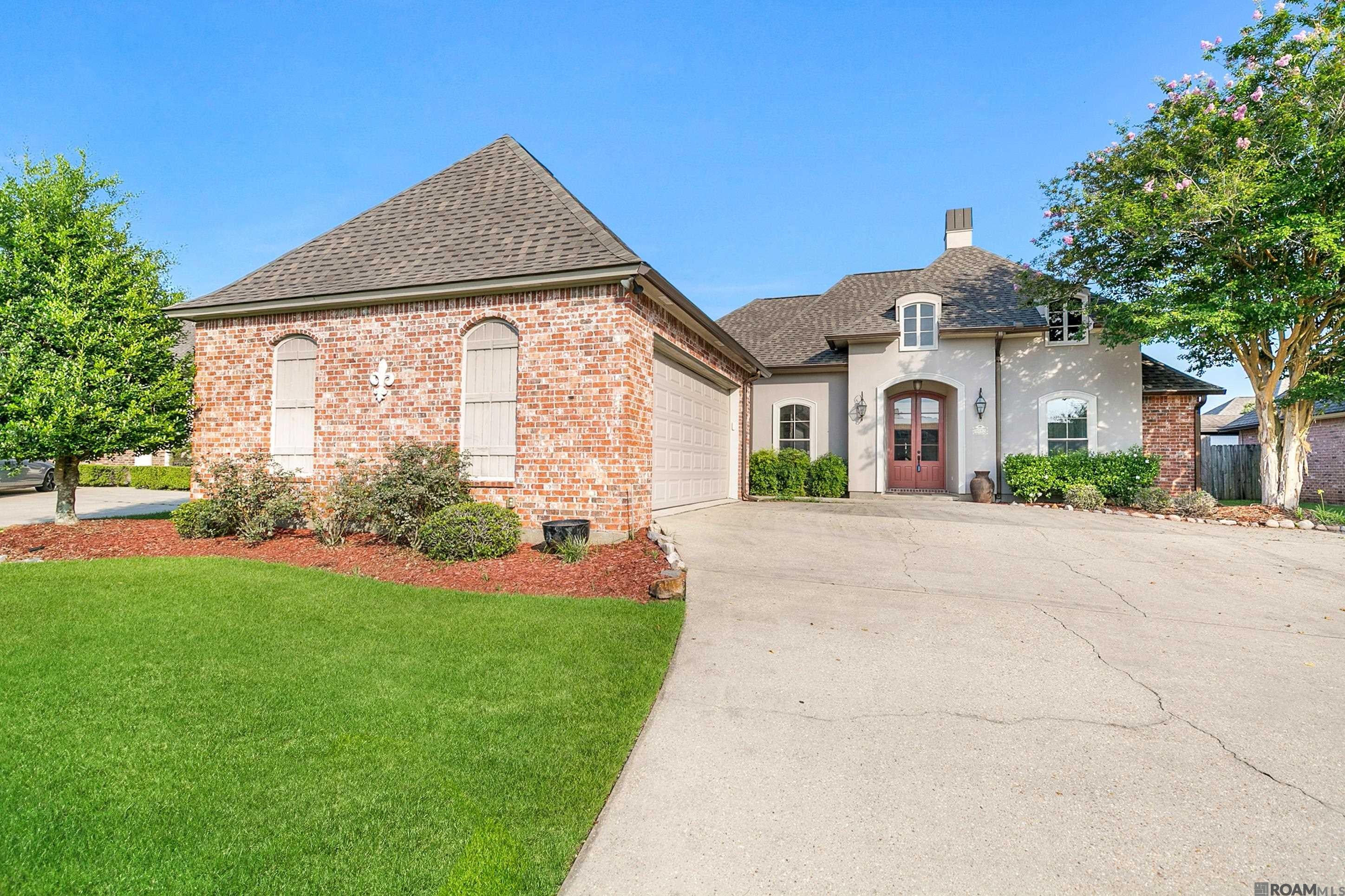 9040 Spring Grove Dr — photo