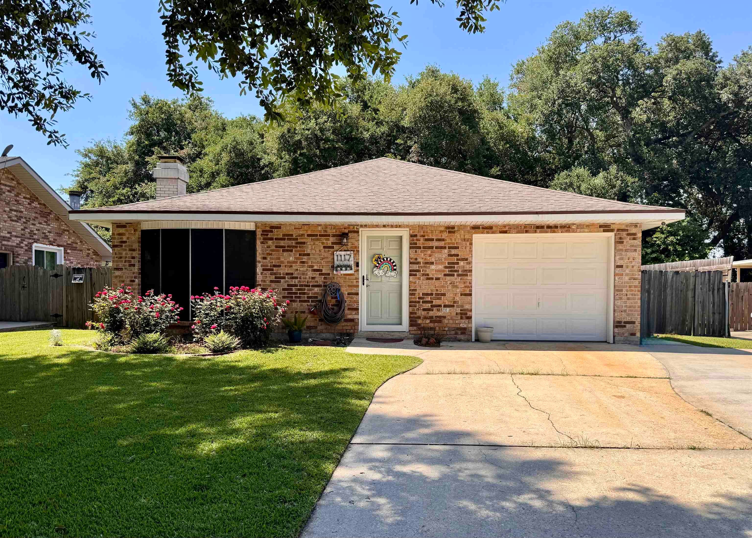 1117 Shaw Dr — photo