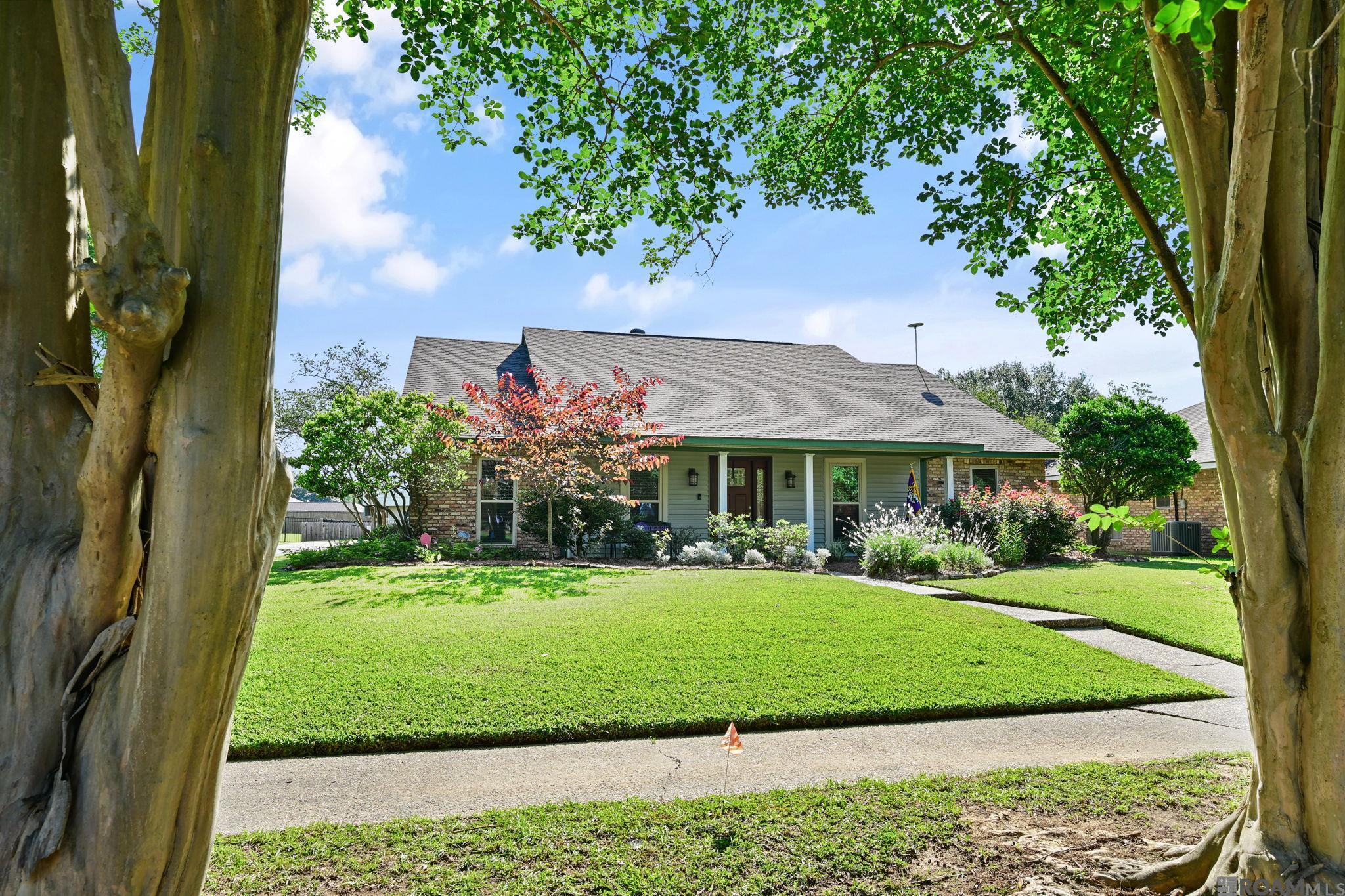 9979 Hackberry Dr — photo