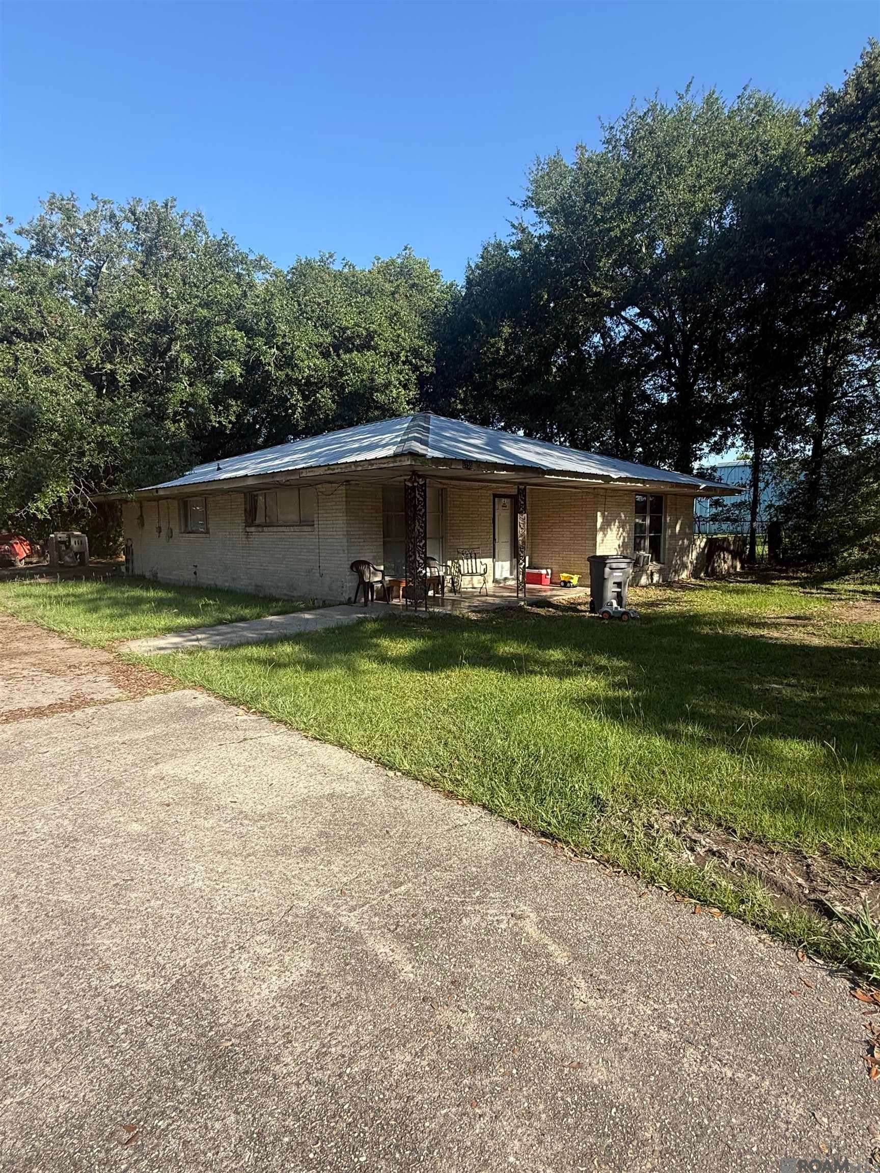 6155 N Foster Dr — photo