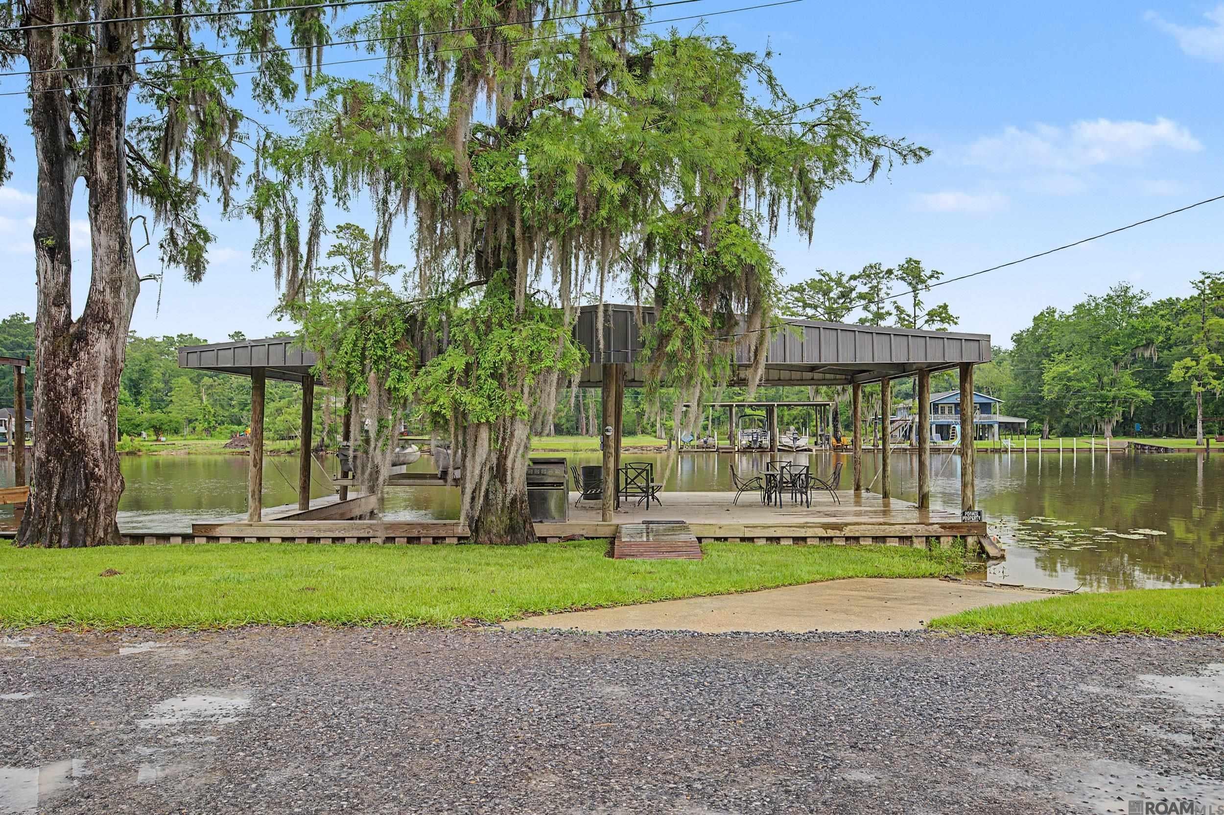 18586 River Bend Rd — photo
