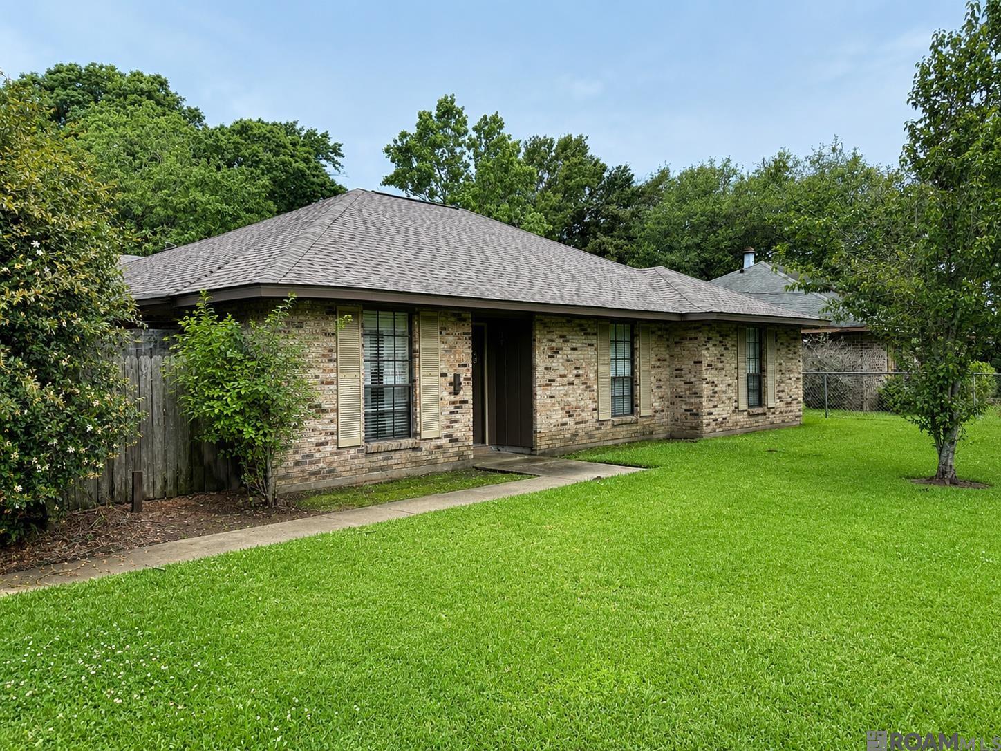 22940 Jade Dr — photo