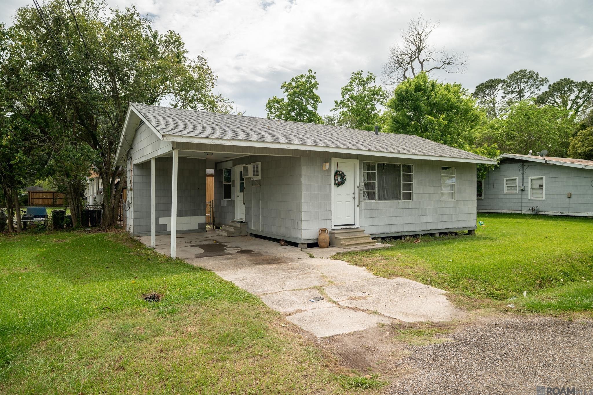 203 W Caroline St — photo