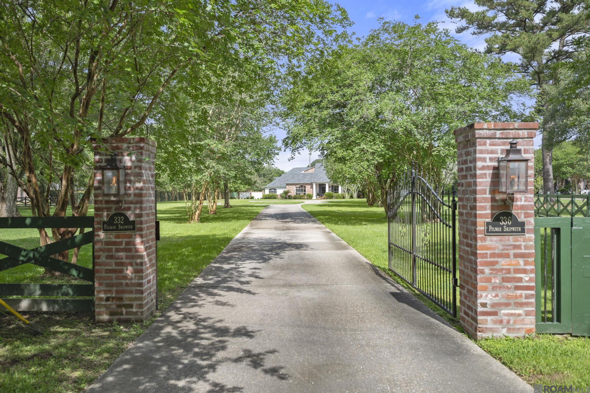 332 & 336 Fulwar Skipwith Rd, Baton Rouge, LA 70810 — photo 2