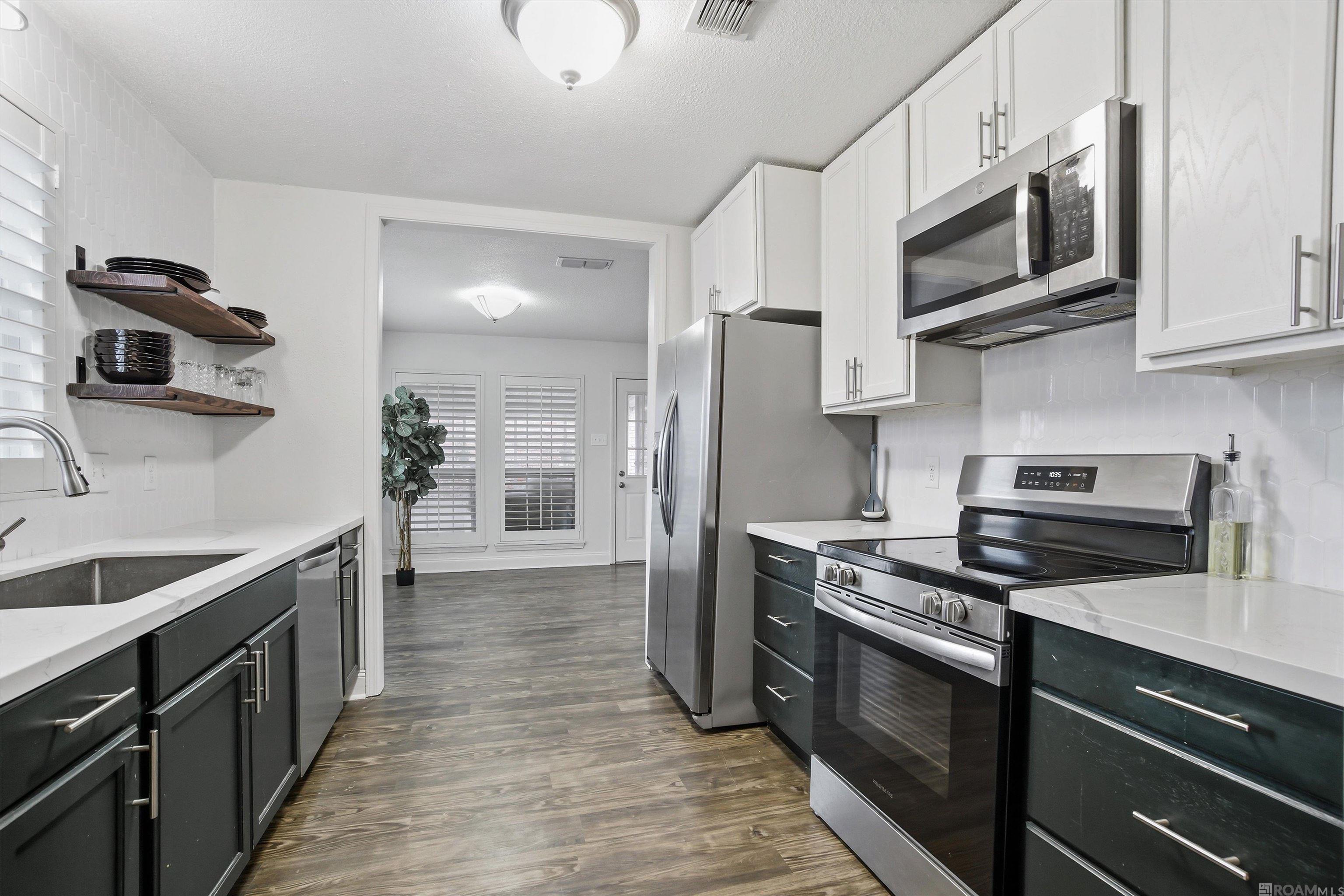 1462 W Fairview Dr — photo