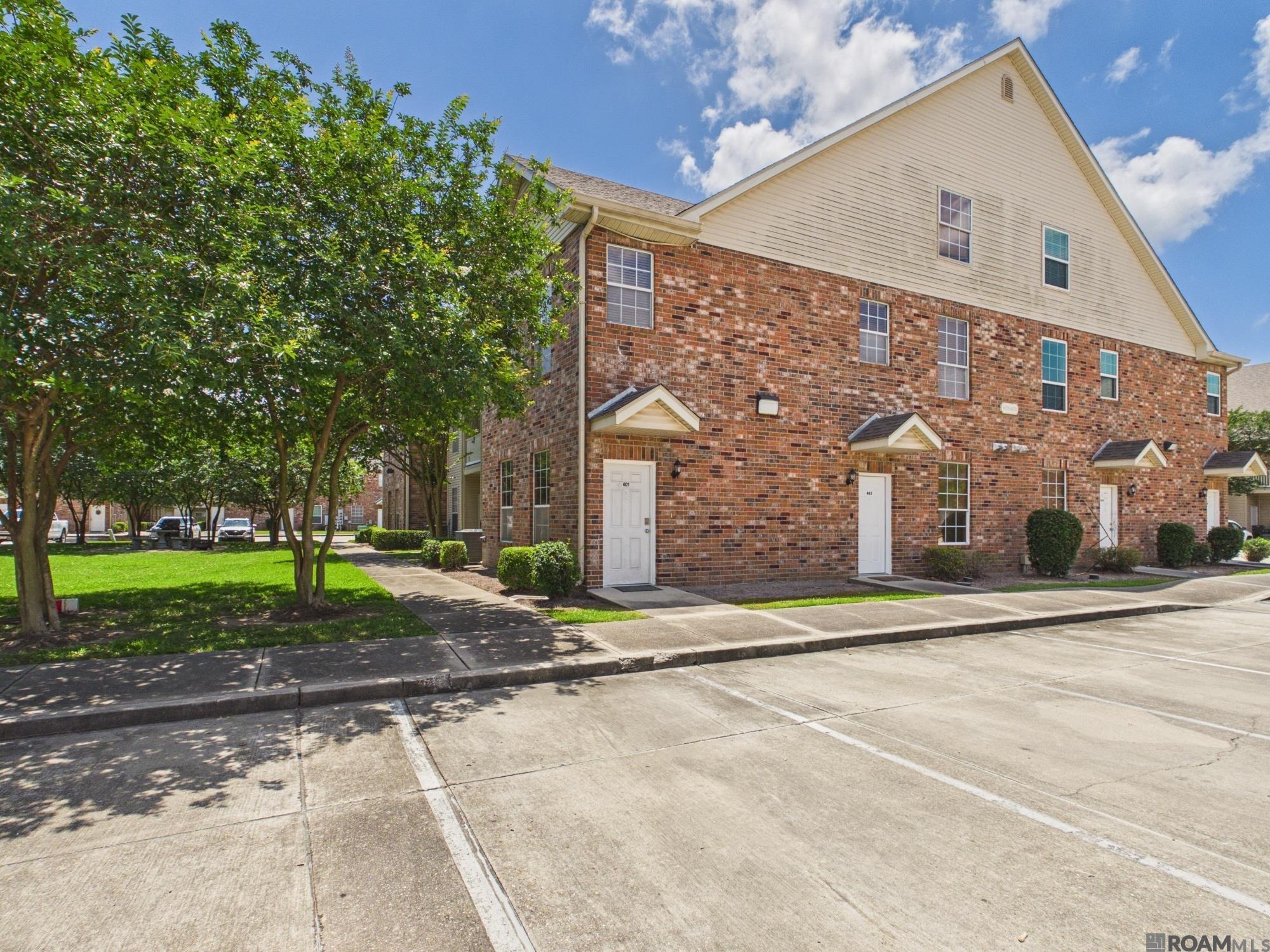 4441 Burbank Rd #601 — photo