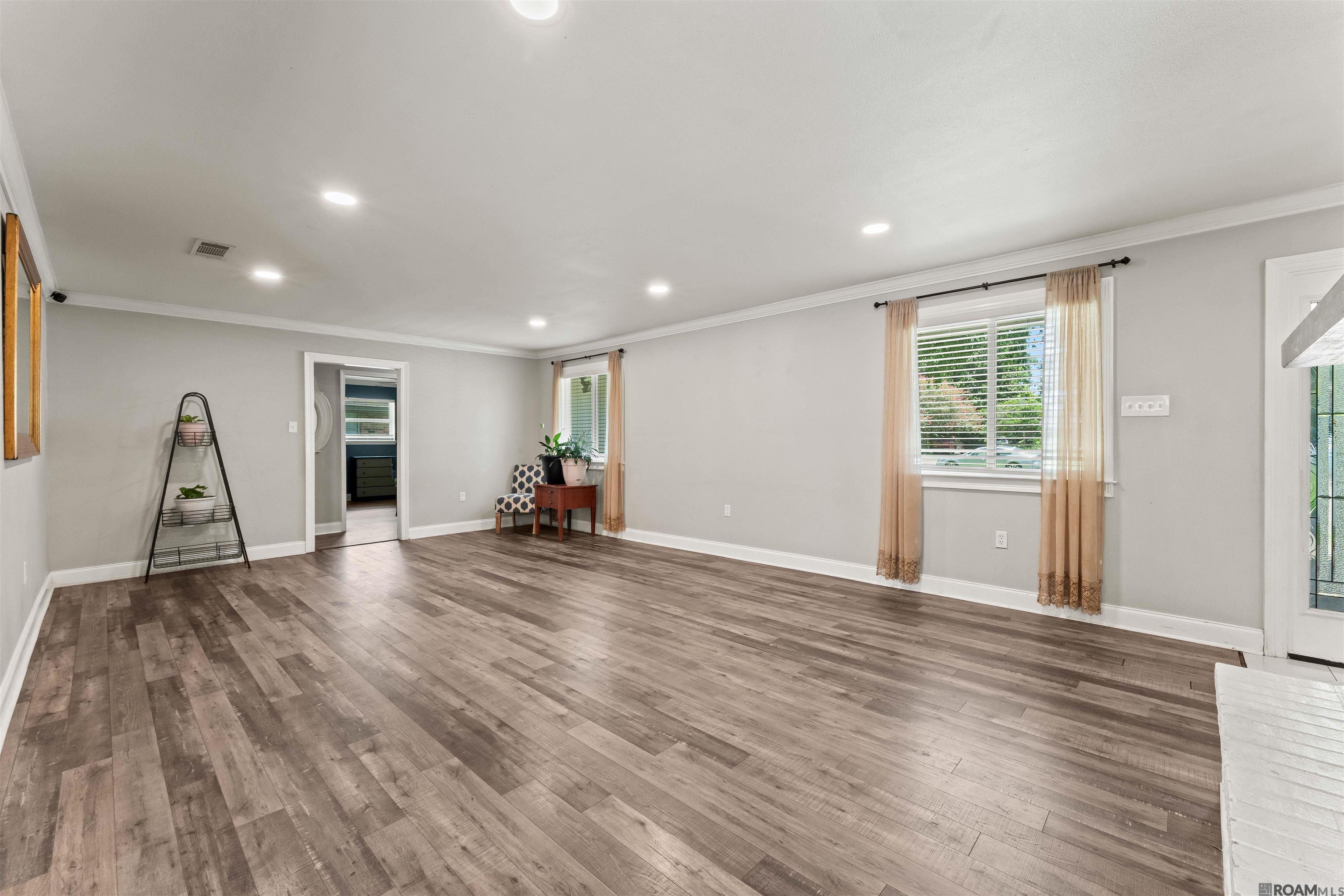 1088 Sinclair Dr — photo